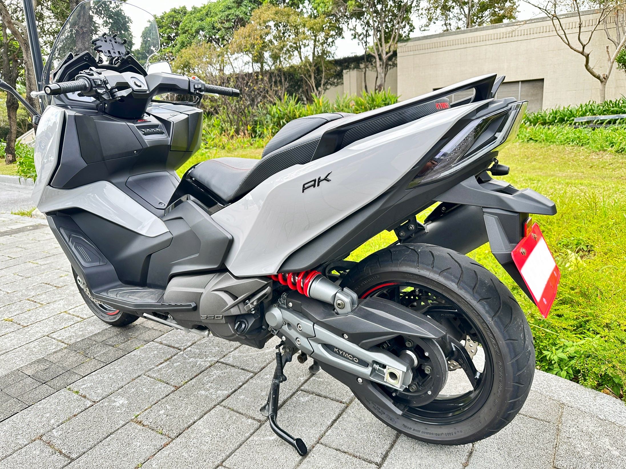 光陽 AK 550 - 中古/二手車出售中 KYMCO 光陽 AK550 2023 AK2 顧車少騎 全車貼膜 | 輪泰車業