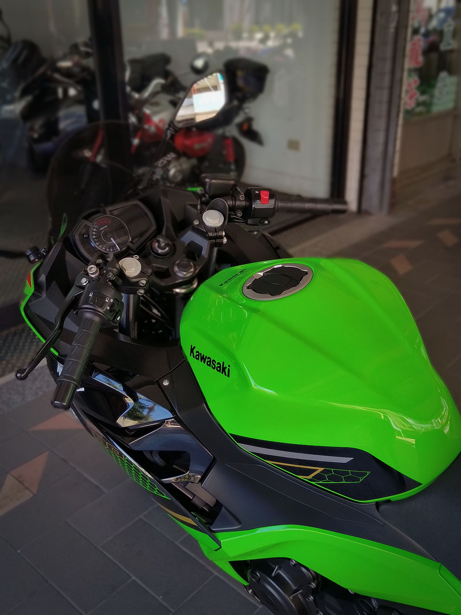 KAWASAKI NINJA400 - 中古/二手車出售中 NINJA400 ABS 總代理，車況漂亮只跑17160km | 成蘆進口摩托車