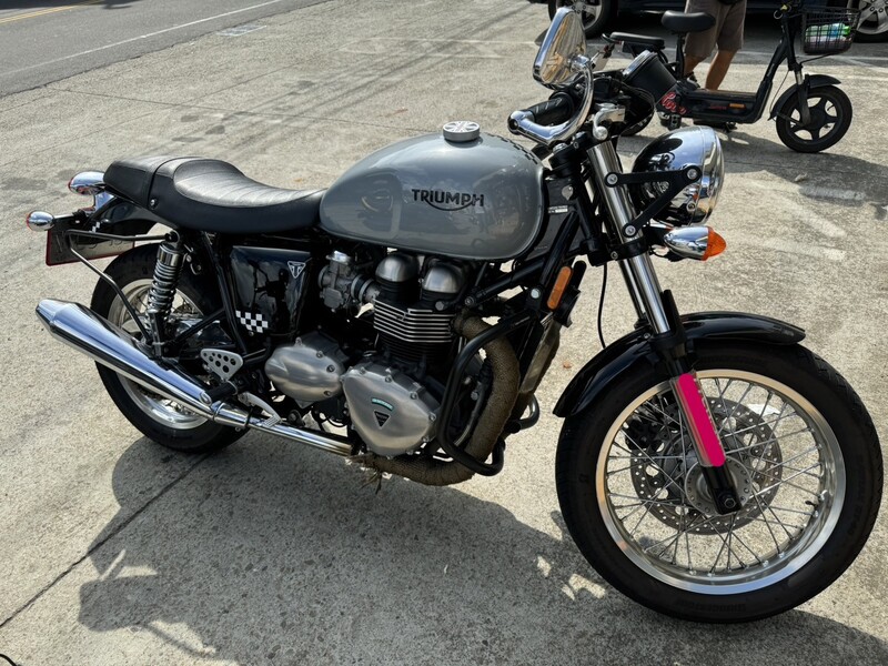 【個人自售】TRIUMPH Thruxton [Thruxton] - 「Webike-摩托車市」