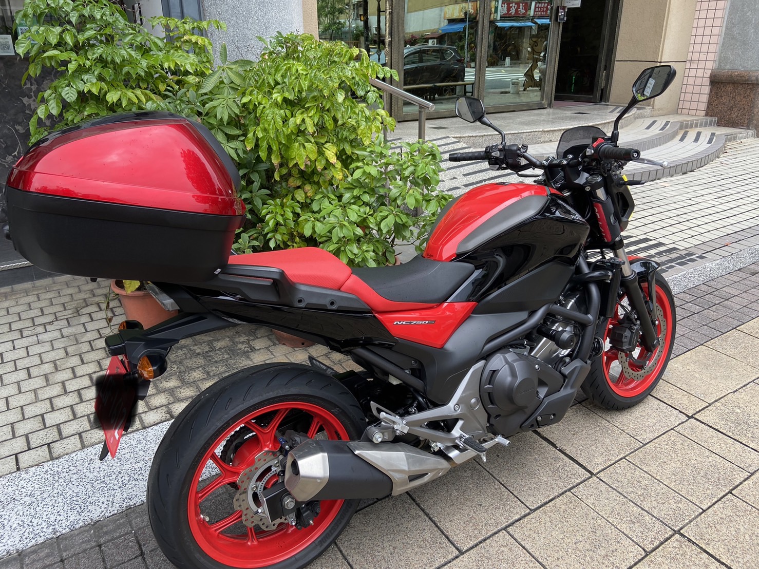 HONDA NC750S - 中古/二手車出售中 本田NC750S-DCT手自排.原廠後箱正一手車.低里程.車況極佳全額銀貸 | 立帆國際重機代銷中心