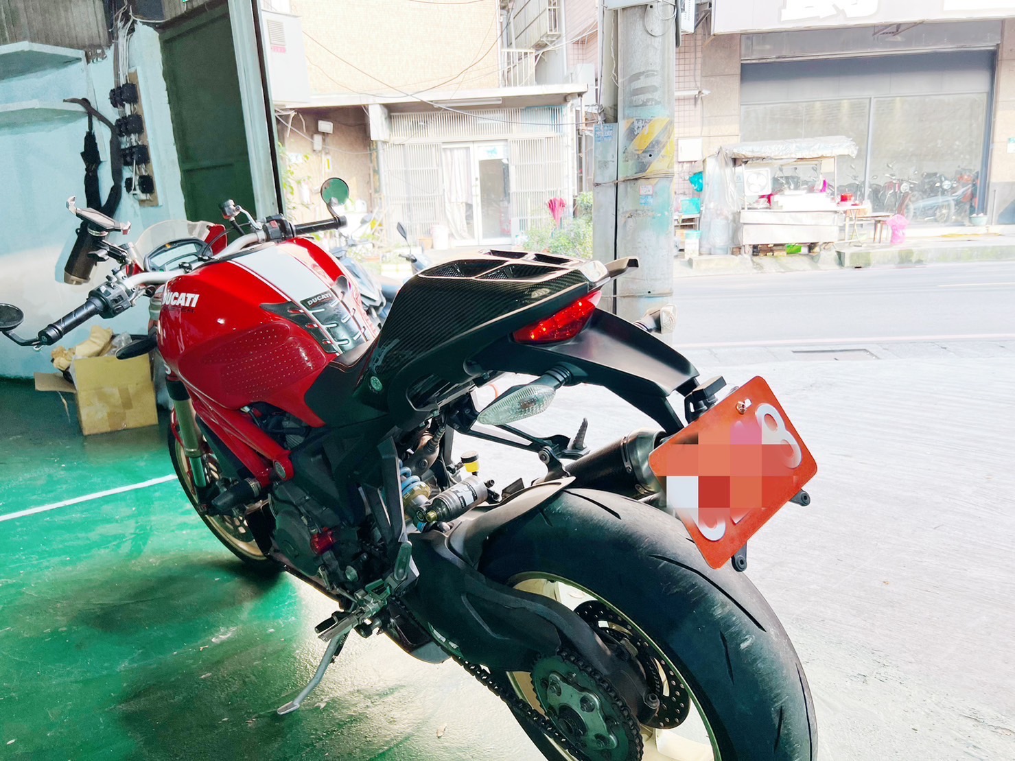 DUCATI MONSTER1100 - 中古/二手車出售中 Ducati Monster 1100 evo 可分期 可換車 歡迎詢問 line:@q0984380388 | 個人自售