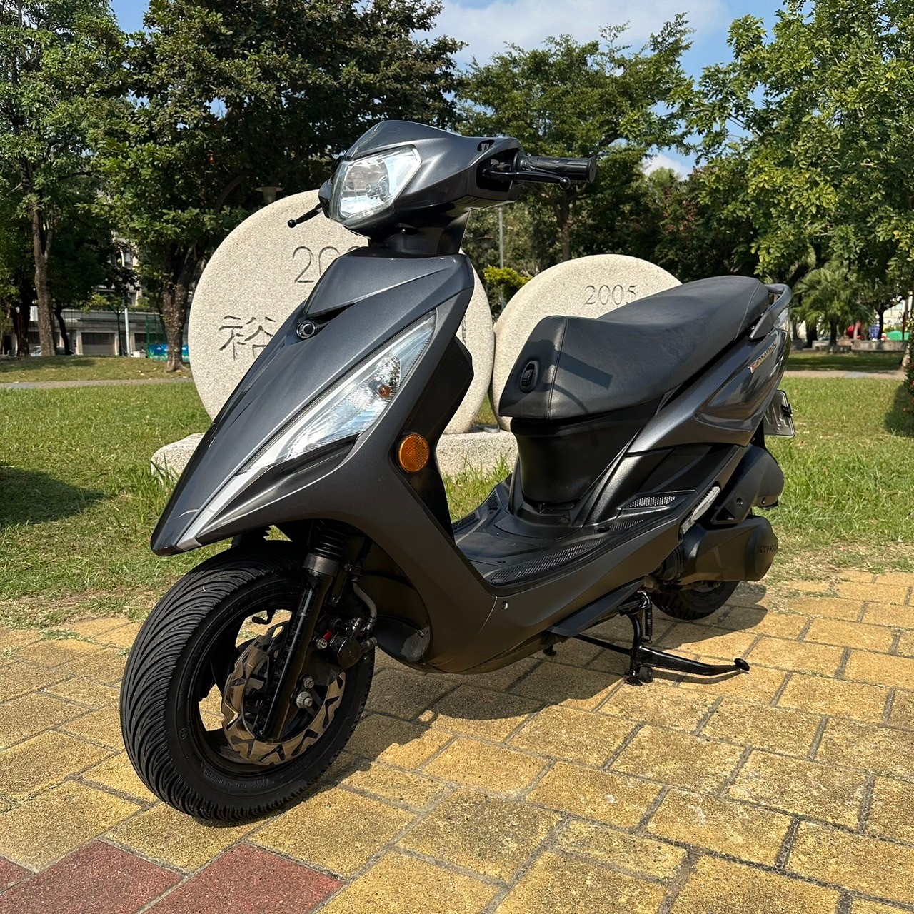 【貳輪嶼中古機車專賣-台南店】光陽 famous 125 - 「Webike-摩托車市」 2019 光陽 新名流125 #5639