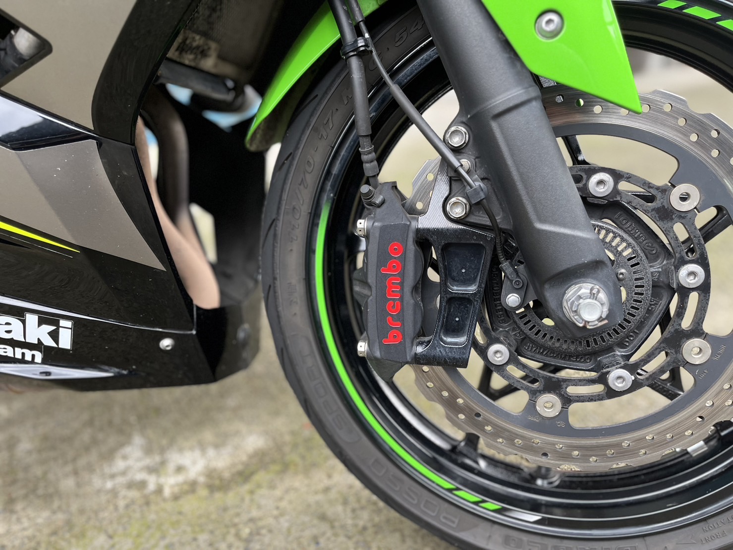 KAWASAKI NINJA400 - 中古/二手車出售中 碳蠍管 Brembo卡鉗 WiZH腳踏 超多改裝 小資族二手重機買賣 | 小資族二手重機買賣