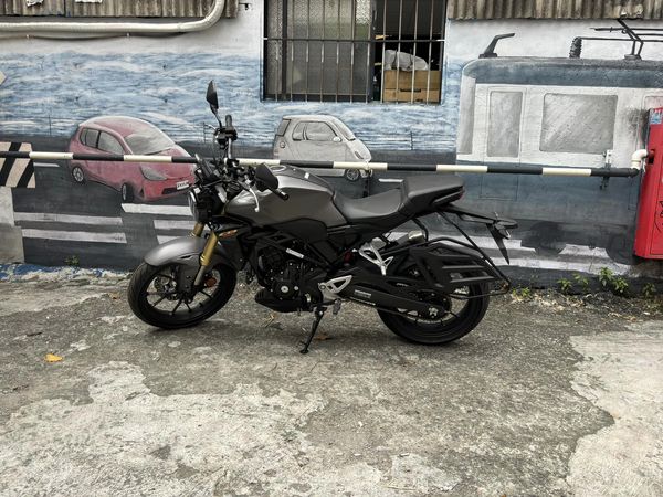 【個人自售】HONDA CB300R - 「Webike-摩托車市」 新車HONDA CB300R （現車現領）