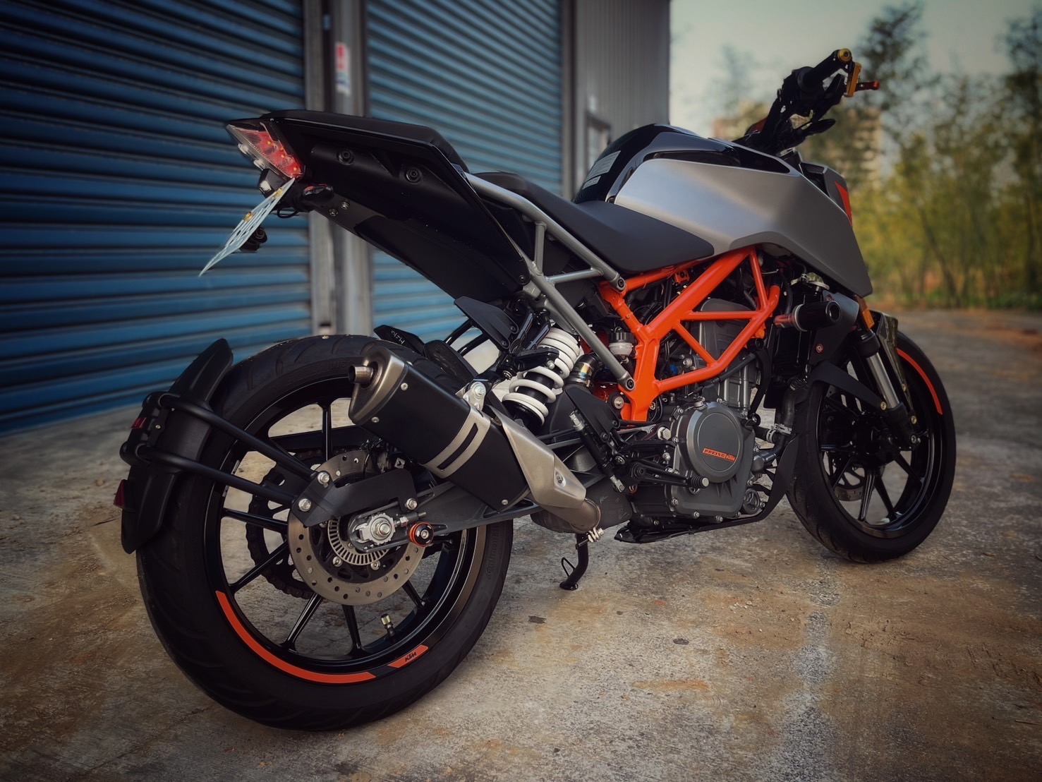 KTM 250DUKE - 中古/二手車出售中 Duke250 魚眼大燈 眾多鈦螺絲 YRFactory前中段排氣管 小資族二手重機買賣 | 小資族二手重機買賣