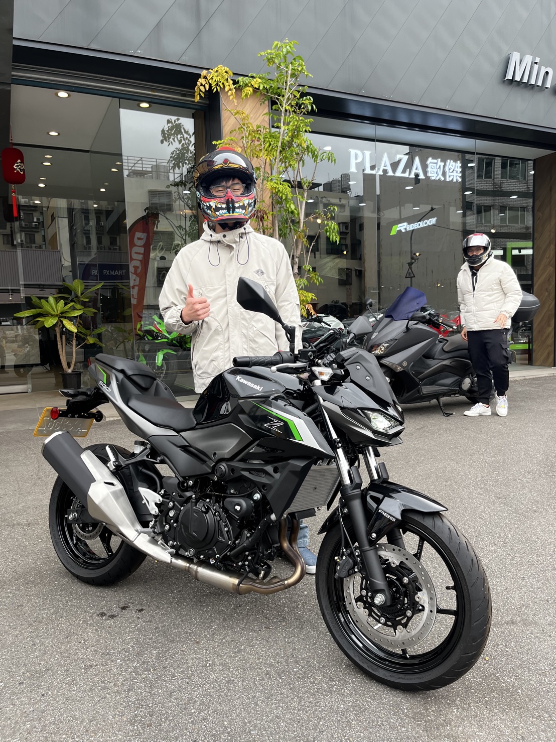 【重車銷售職人-宇軒 (敏傑)】KAWASAKI Z500 - 「Webike-摩托車市」 【敏傑宇軒】賀交車 陳帥哥 KAWASAKI Z500 總代理公司車