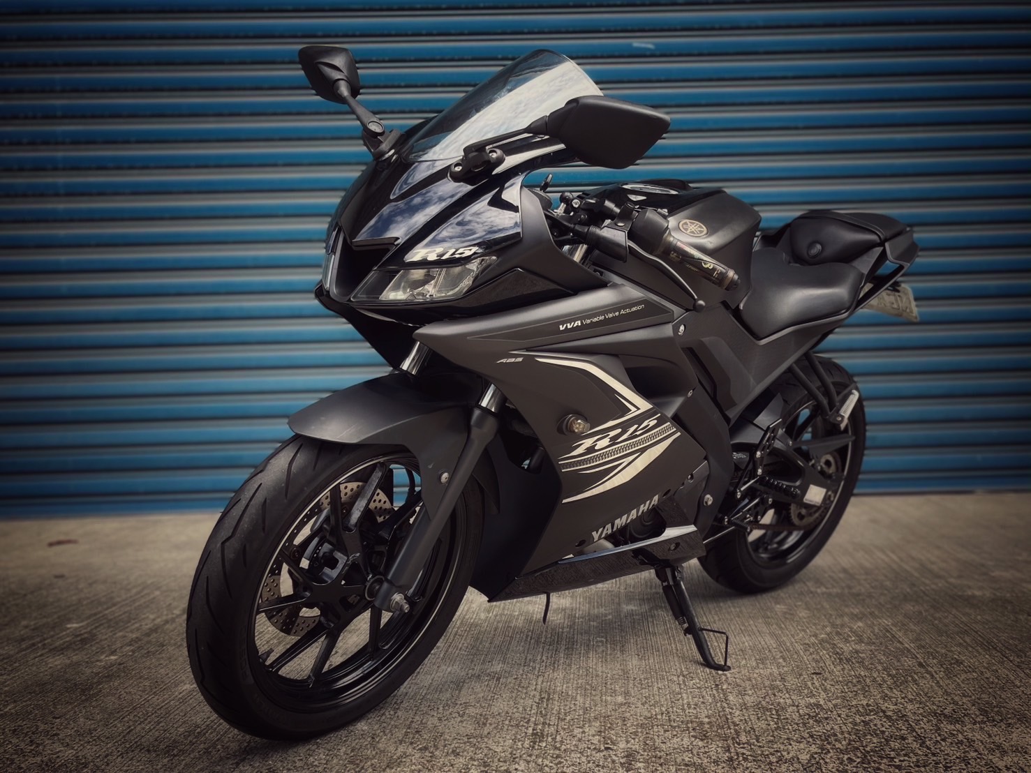 YAMAHA YZF-R15 - 中古/二手車出售中 R15v3 歹徒合格排氣管 RCB透明護蓋 Genma腳踏 精品改裝 小資族二手重機買賣 | 小資族二手重機買賣