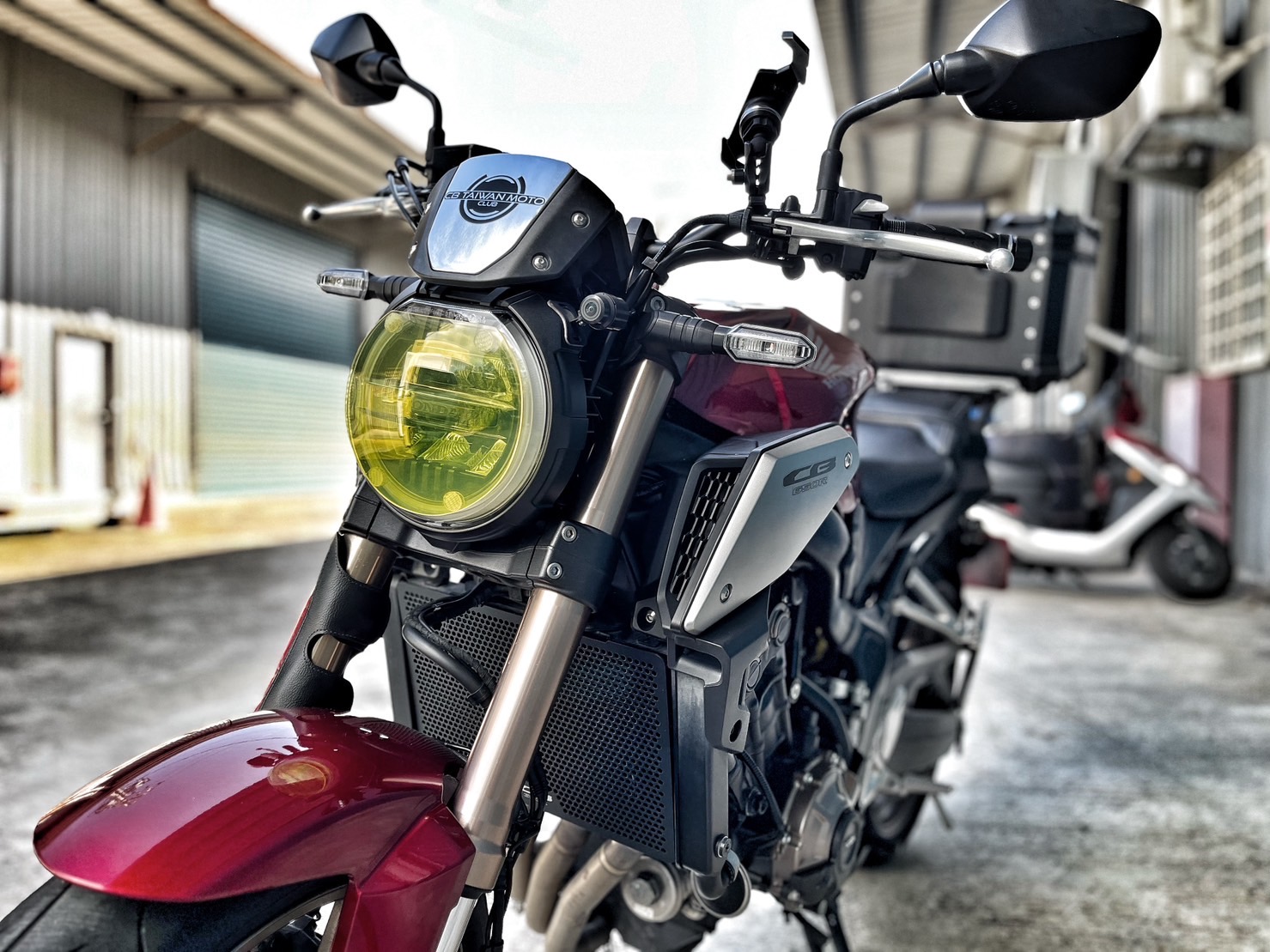 HONDA CB650R - 中古/二手車出售中 四孔蠍 全馬力 無摔車無事故 一手車 小資族二手重機買賣 | 小資族二手重機買賣