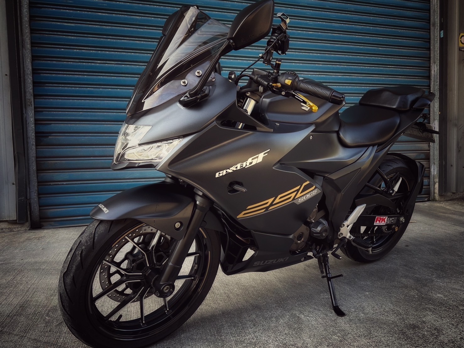 SUZUKI GIXXER 250 SF - 中古/二手車出售中 GIXXER SF250 黑色系 基本改裝 小資族二手重機買賣 | 小資族二手重機買賣