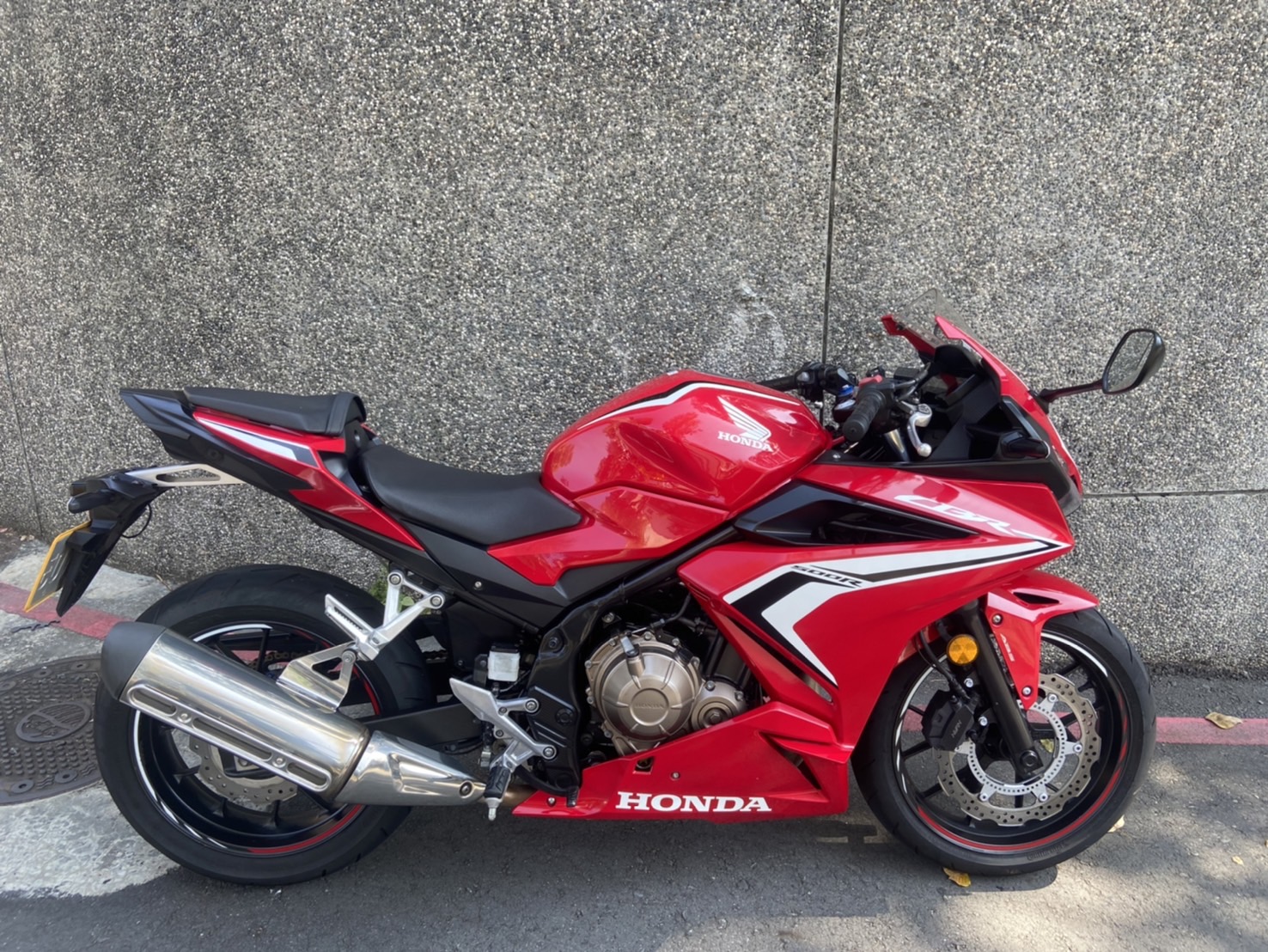 【立帆國際重機代銷中心】HONDA CBR500R - 「Webike-摩托車市」 台本公司車.全程原廠保養一手車.無事故.車況極佳.全額銀貸