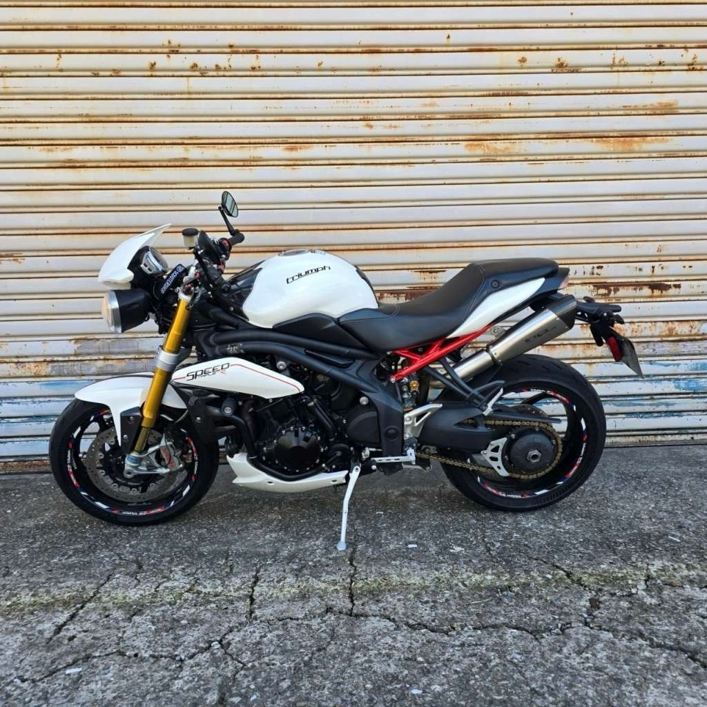 TRIUMPH TRIPLE 1050R  - 中古/二手車出售中 歐系紳士風   售~TRIPLE 1050R | 個人自售