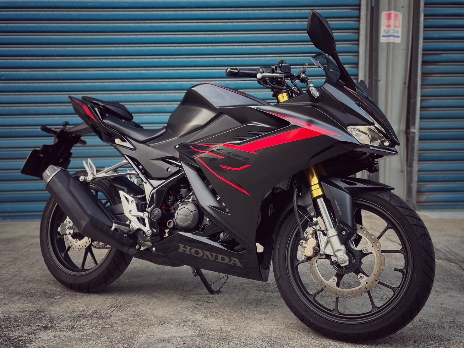 HONDA CBR150R - 中古/二手車出售中 CBR150R 黑色系 一手車 里程保證 小資族二手重機買賣 | 小資族二手重機買賣