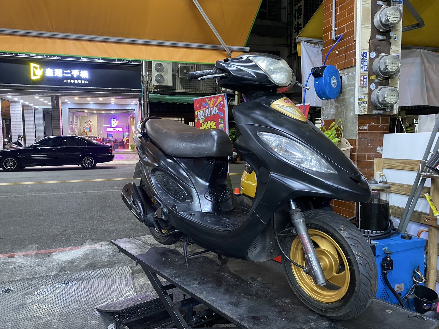 光陽  V2 - 中古/二手車出售中  | 黑手機車輪業 HS MOTO