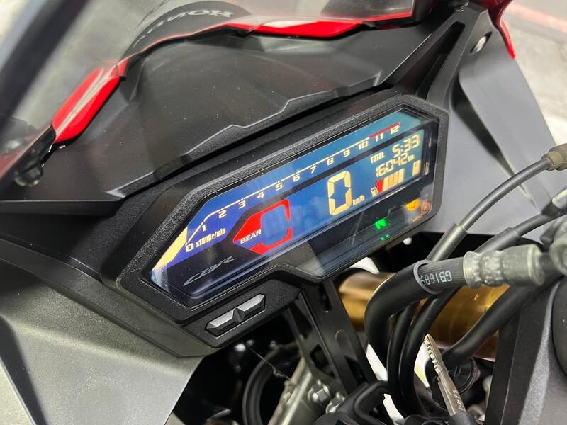 HONDA CBR150R - 中古/二手車出售中 HONDA CBR150R 協助分期、託運、換車補貼、代償結清 Line ID:@q0984380388 | 小菜輕重機