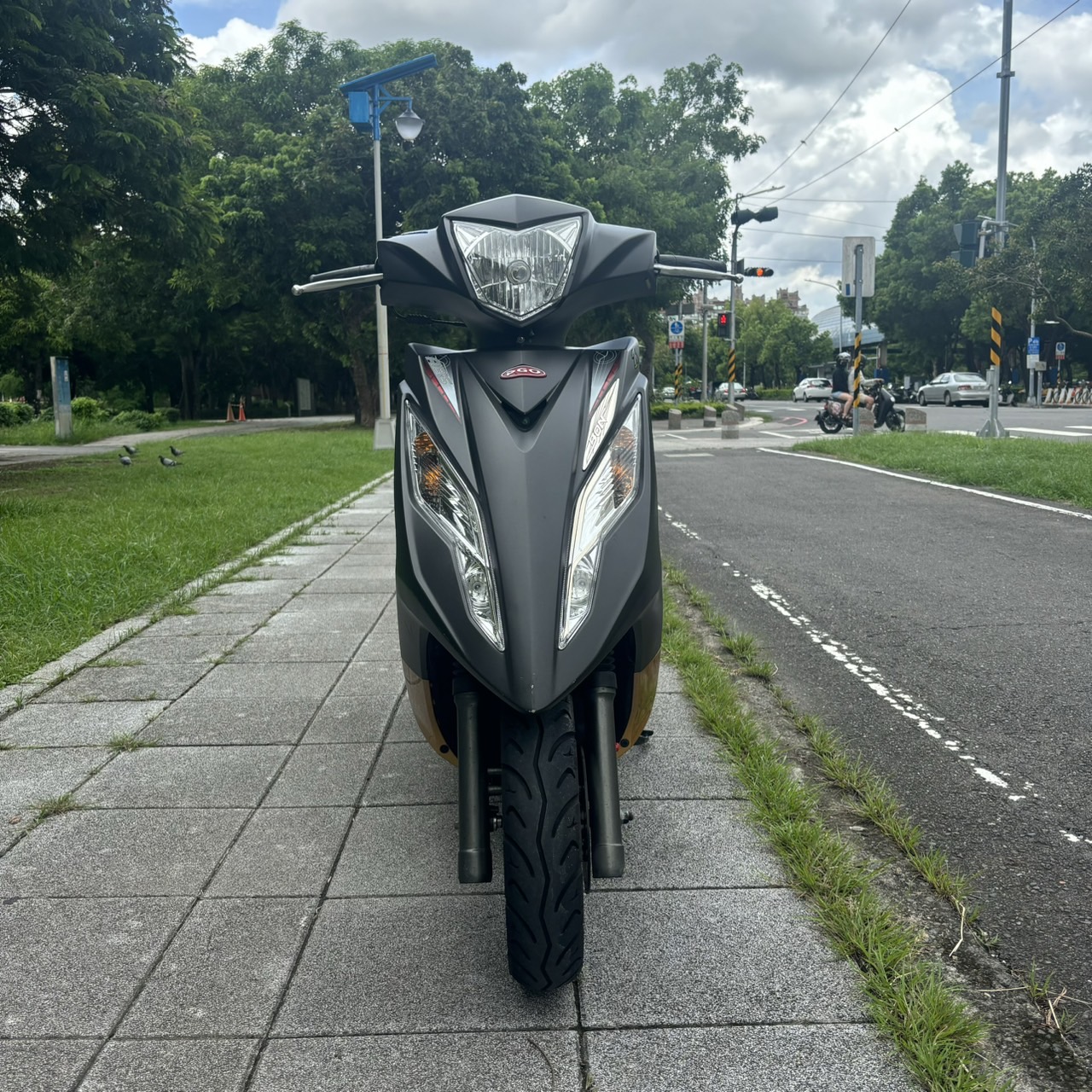 比雅久 BON 125 - 中古/二手車出售中 《高雄二手機車》2021 PGO BON 125 ABS#3162 #可試車/二手機車/流行車款/現況特惠快速交車 | 貳輪嶼二手機車行-高雄店/中古重機收購/gogoro買賣推薦/線上估價立刻加Line:@motor888 （台南、屏東也有到府收購）