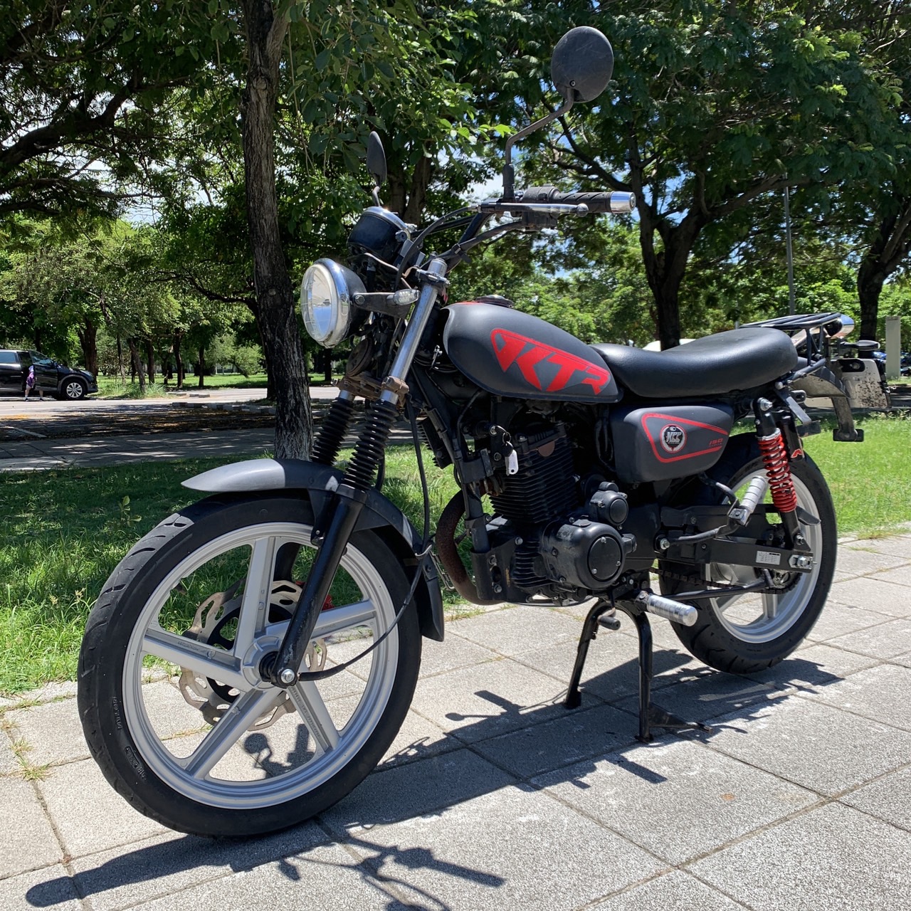 光陽 KTR 125 - 中古/二手車出售中 【高雄二手機車】2015 光陽 KTR 150 噴射 國際檔 #150 實車實價/高雄二手機車買賣/便宜售代步車/經濟車 | 貳輪嶼二手機車行-高雄店/中古重機收購/gogoro買賣推薦/線上估價立刻加Line:@motor888 （台南、屏東也有到府收購）