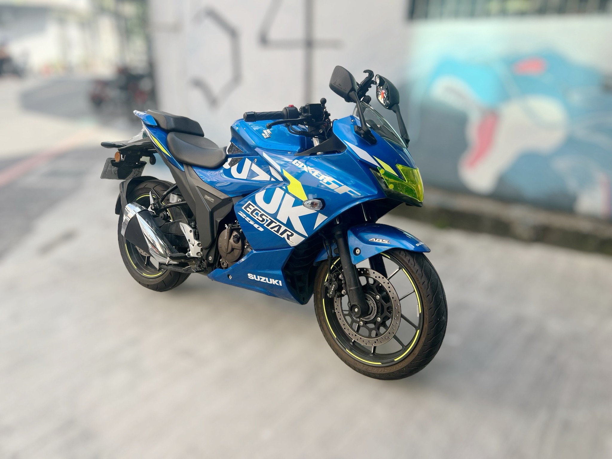 SUZUKI GIXXER 250 SF - 中古/二手車出售中 Suzuki GIXXER SF 250  協助分期、託運、換車補貼、代償結清 Line ID:@q0984380388 | 小菜輕重機