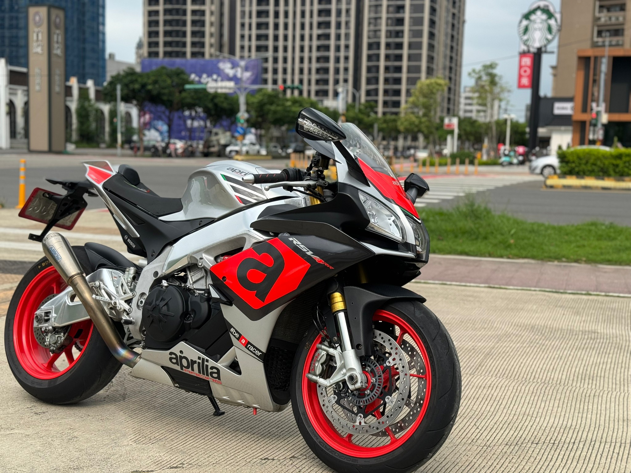 APRILIA RSV4 - 中古/二手車出售中  APRILIA RSV4 RR原廠殼 引擎已整理 | 艾瑞克重機