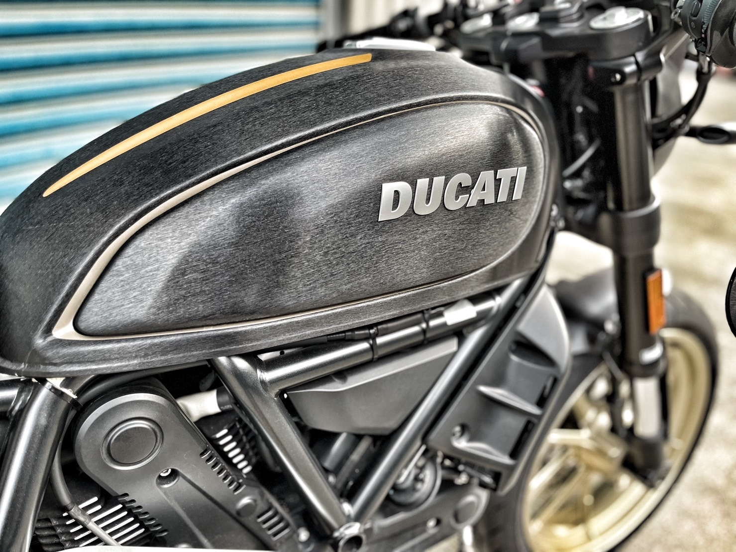 DUCATI SCRAMBLER CAFE RACER - 中古/二手車出售中 全段SC排氣管 Ohlins後避震 髮絲紋貼膜 小資族二手重機買賣 | 小資族二手重機買賣