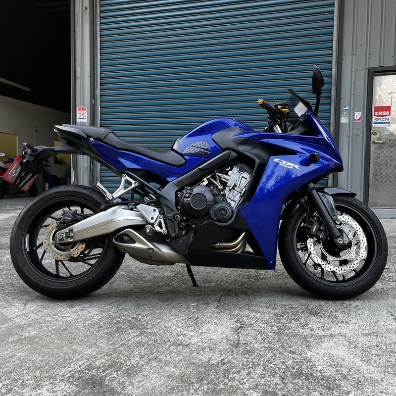 HONDA CBR650F - 中古/二手車出售中 超多改裝 特殊色 小資族二手重機買賣 | 小資族二手重機買賣