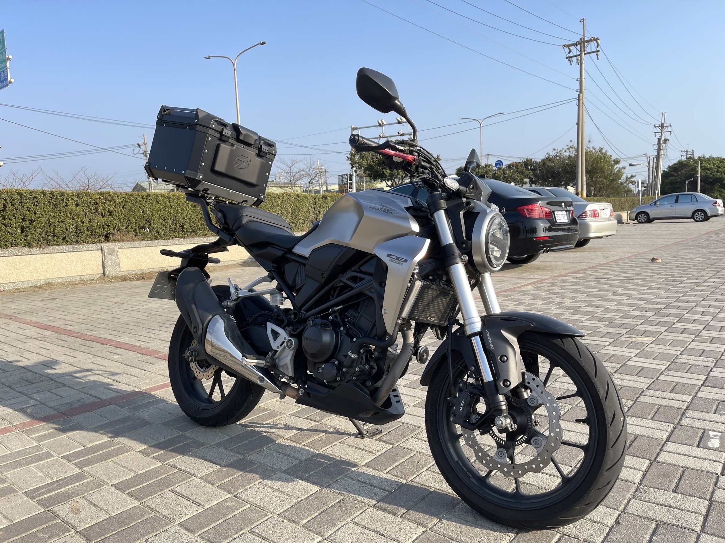 【個人自售】HONDA CB300R - 「Webike-摩托車市」 2019年cb300r 含後架、霧燈、雙黃燈、理鐵電池