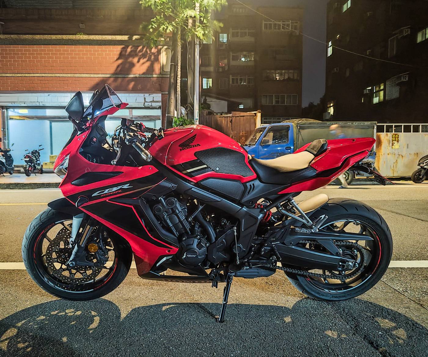 HONDA CBR650R - 中古/二手車出售中 2023年式HONDA CBR650R  | 個人自售