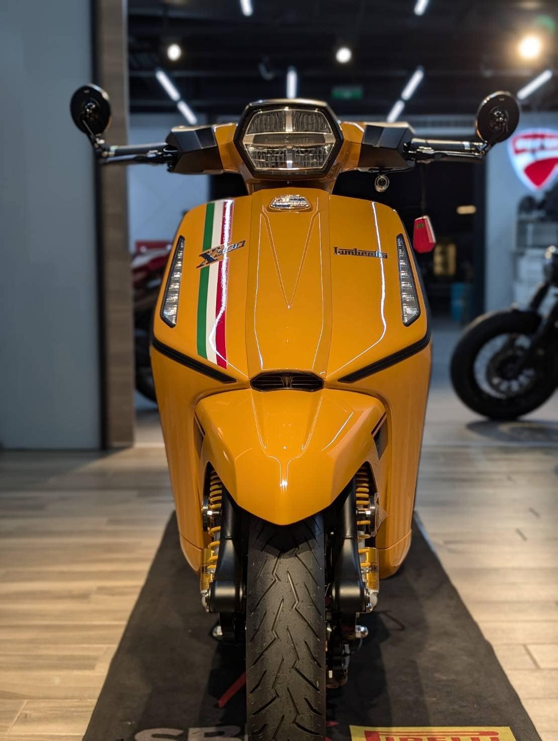 Lambretta  X300 SR新車出售中 《 康妮賀交車 》恭喜林大哥今天交車啦^^ 蘭美達 X300SR 外觀帥氣 細節精緻 妝點後更優  感謝哥的強力支持！ | 敏傑車業資深銷售專員 康妮 Connie