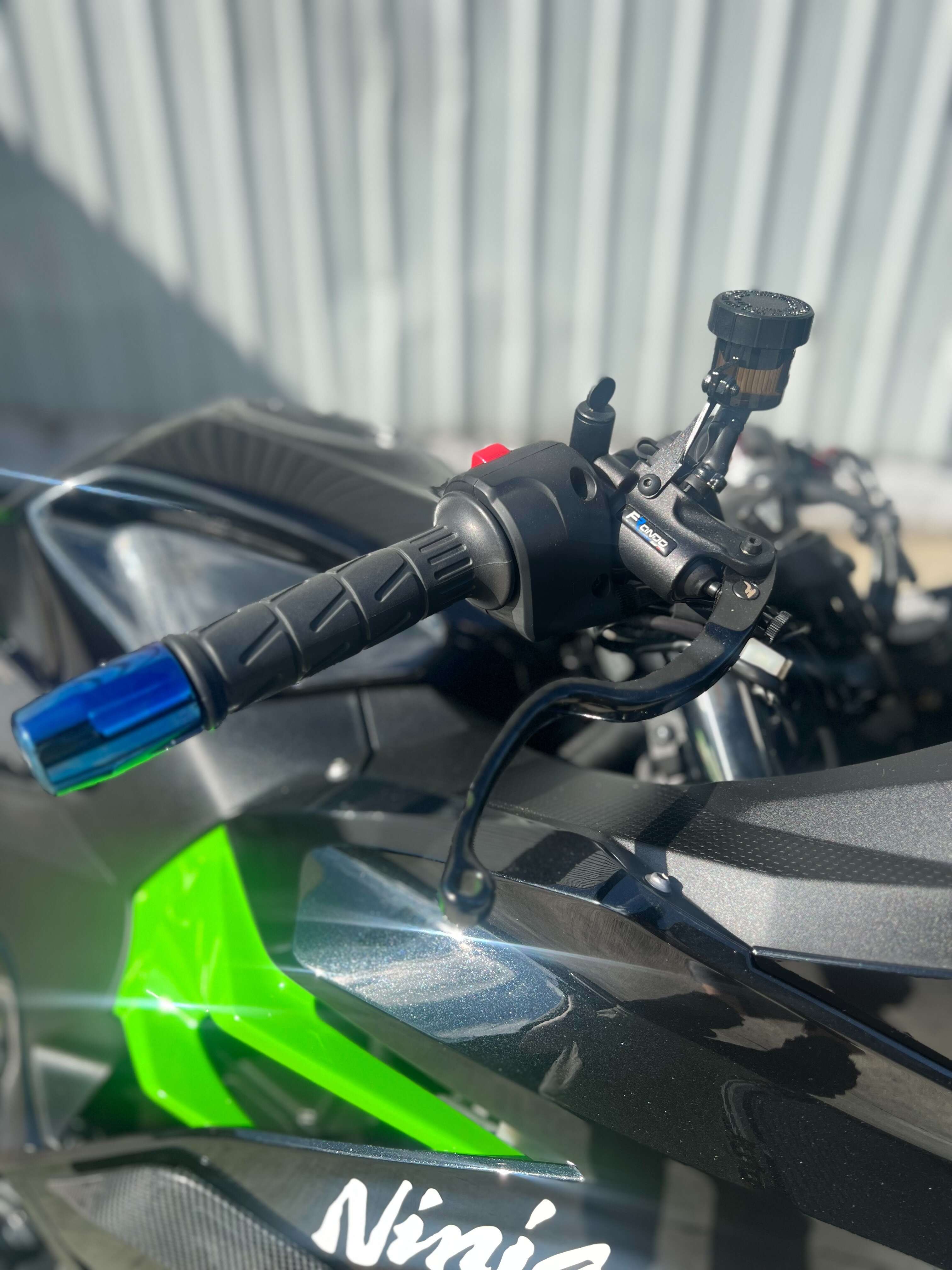 KAWASAKI NINJA400 - 中古/二手車出售中 2020年 NINJA400 YSS-GRACING 掛瓶後避震 TWN離合器總成 BREMBO卡鉗 眾多改裝  | 阿宏大型重機買賣