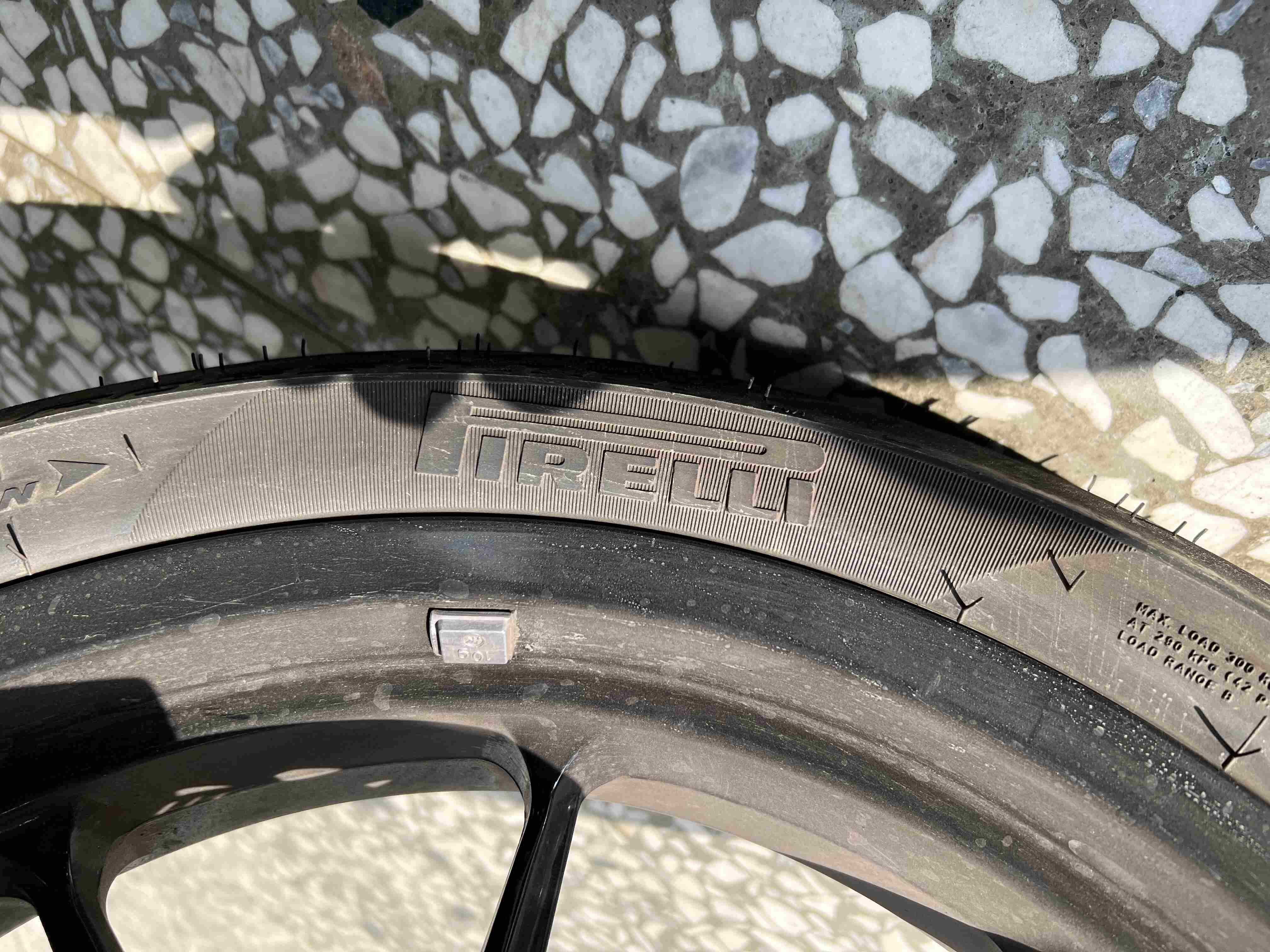 KTM 250DUKE - 中古/二手車出售中 2021年5月領牌，里程8000公里，剛剛換了前後輪胎，全車原廠配件，都在環中路的安東保養，全車未摔跟倒車 | 個人自售