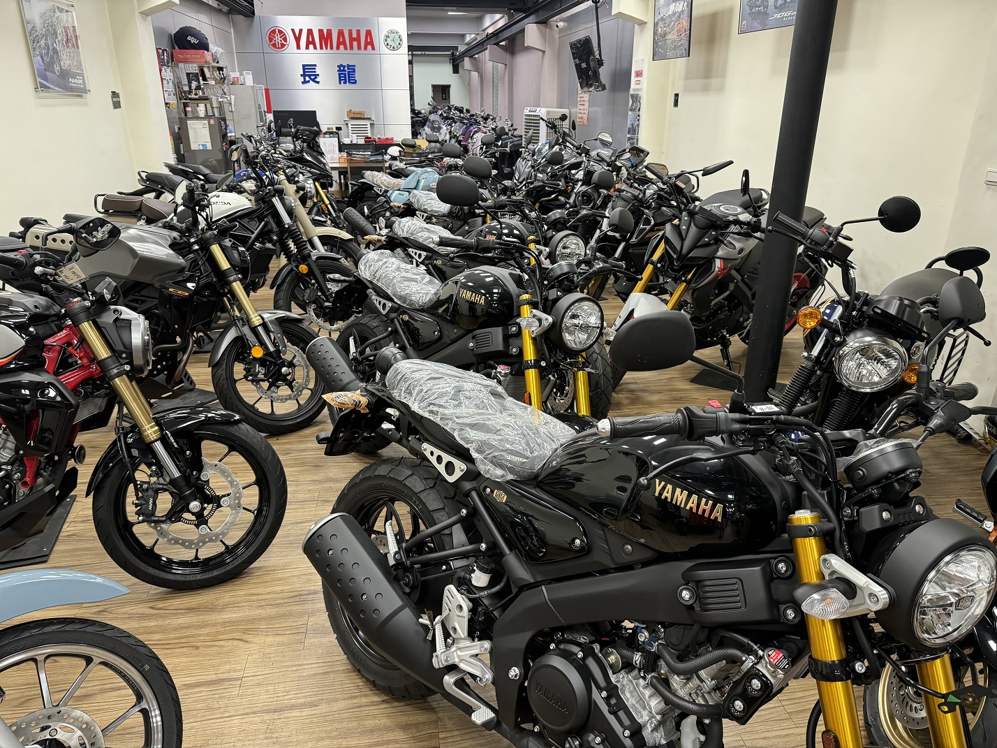 YAMAHA XSR155新車出售中 【新竹長龍車業】2024 XSR 155 現車 現領 | 新竹長龍車業行