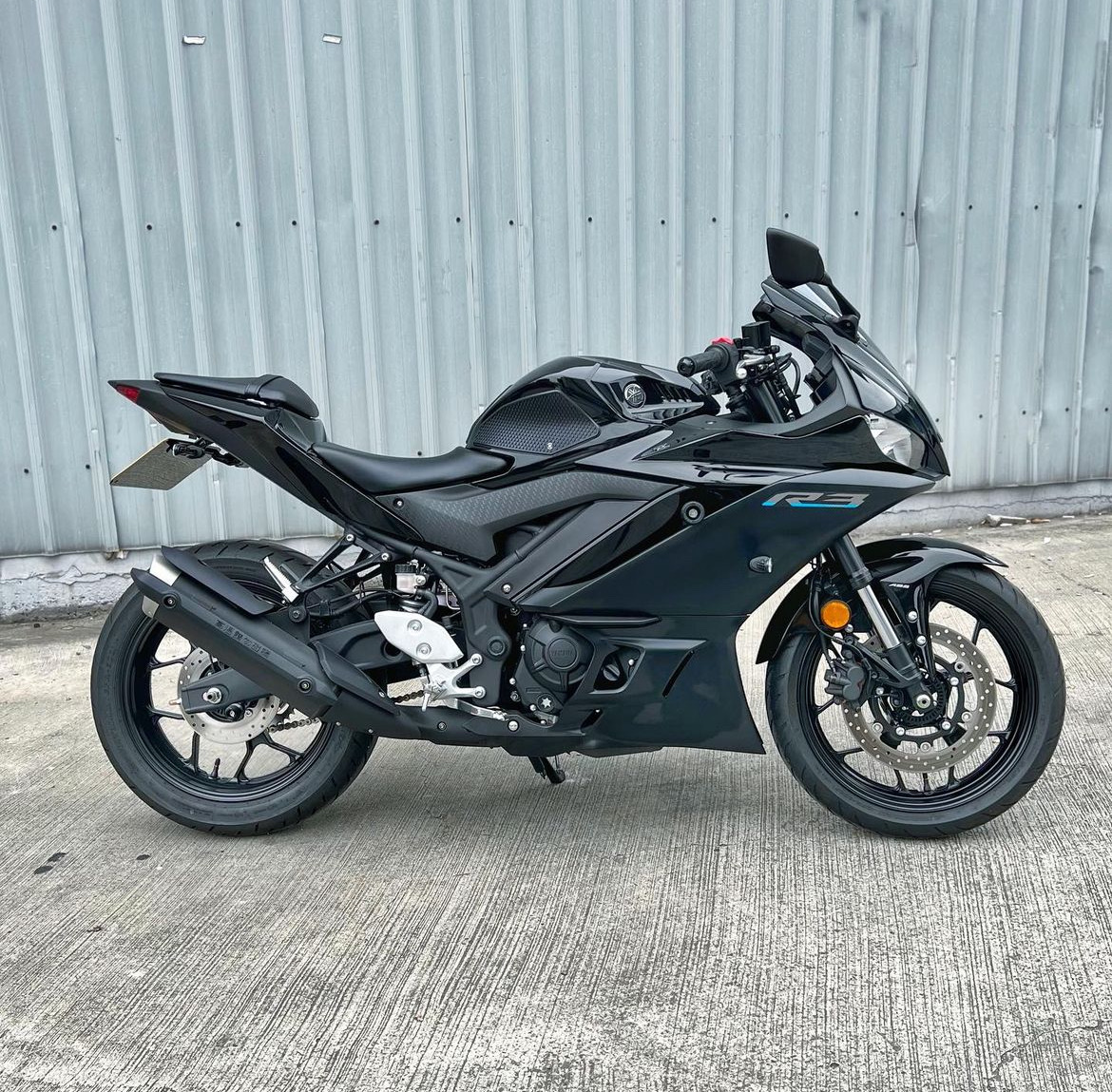 YAMAHA YZF-R3 - 中古/二手車出售中 2022年 R3 基本改 黑色系 阿宏大型重機買賣 | 阿宏大型重機買賣