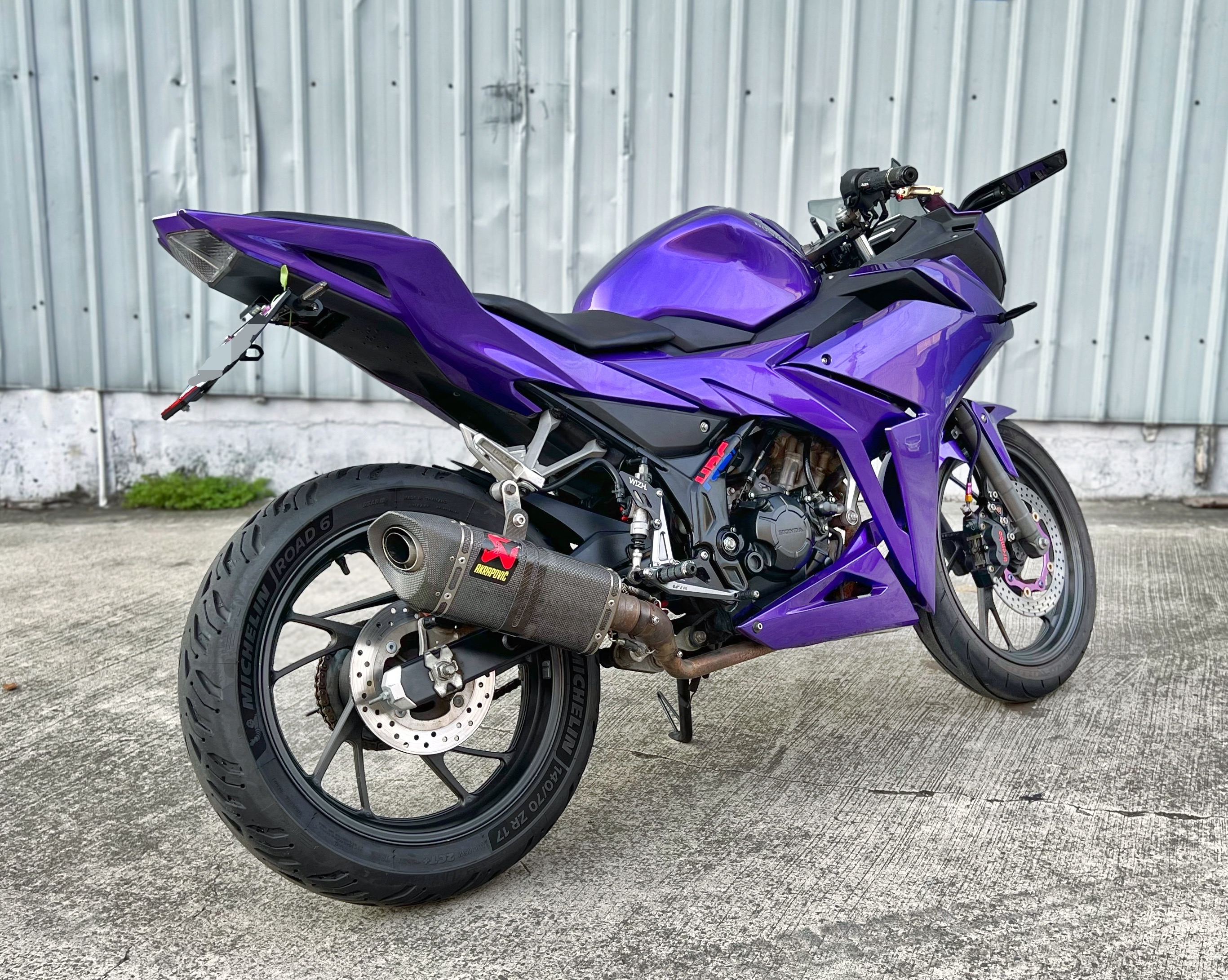 HONDA CBR150R - 中古/二手車出售中 2018年 CBR150R 碳蠍管、客製化烤漆、Brembo卡鉗、W!ZH腳踏後移 多樣改裝 阿宏大型重機買賣 | 阿宏大型重機買賣