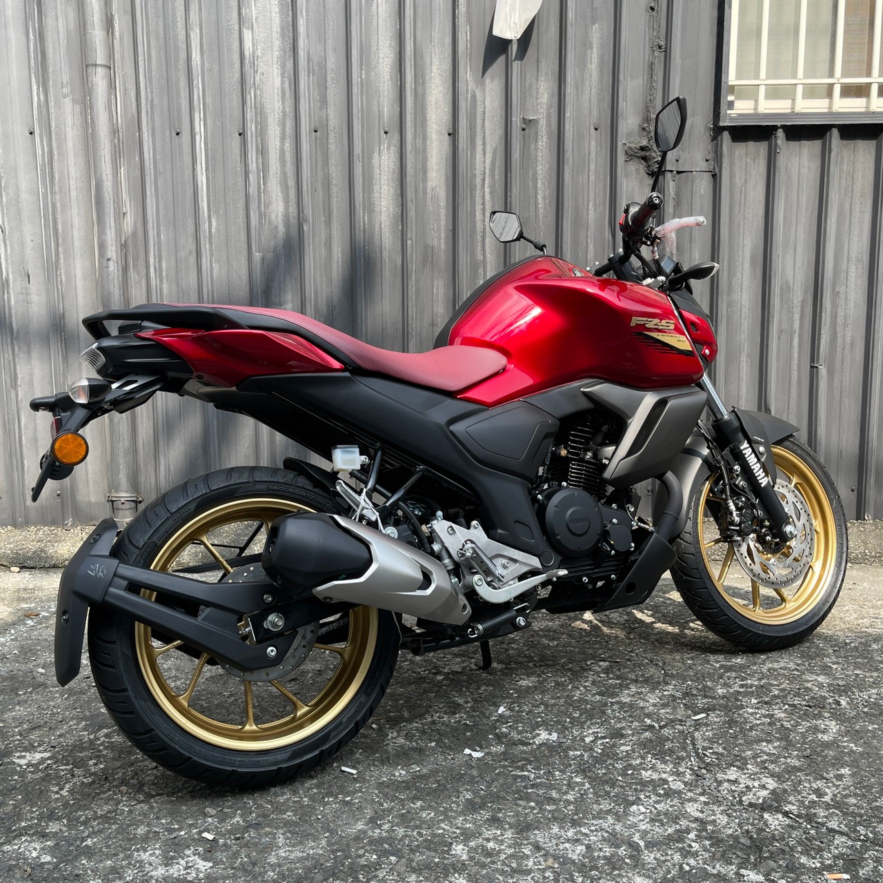 YAMAHA FZS-FI新車出售中 售 新車 FZS150 紅色 YAMAHA 街車 白牌 2022 | 飛翔國際