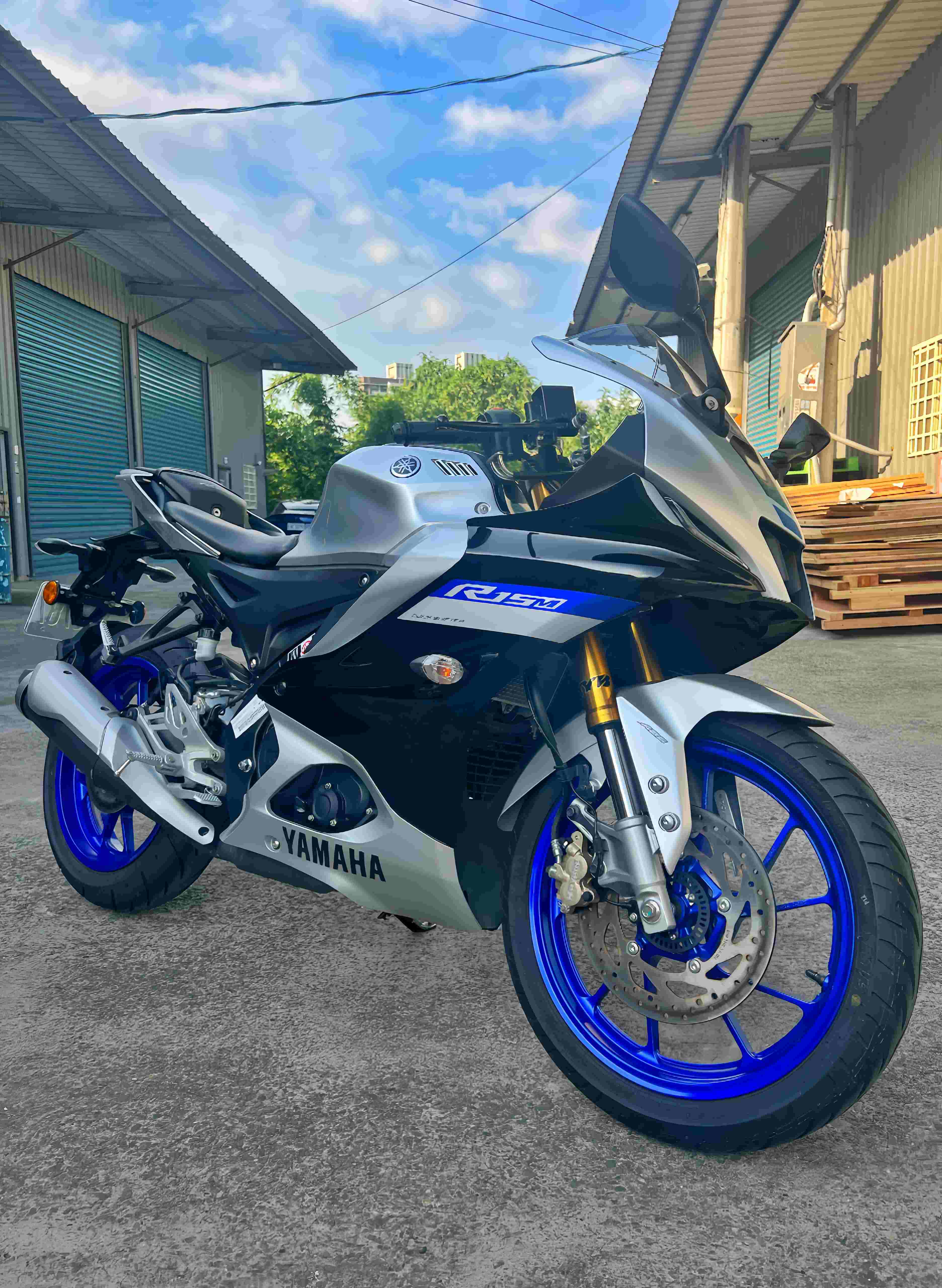 YAMAHA YZF-R15 - 中古/二手車出售中 2022年 R15M 僅此一台 里程保證 一手 原漆 無事故 阿宏大型重機買賣 | 阿宏大型重機買賣