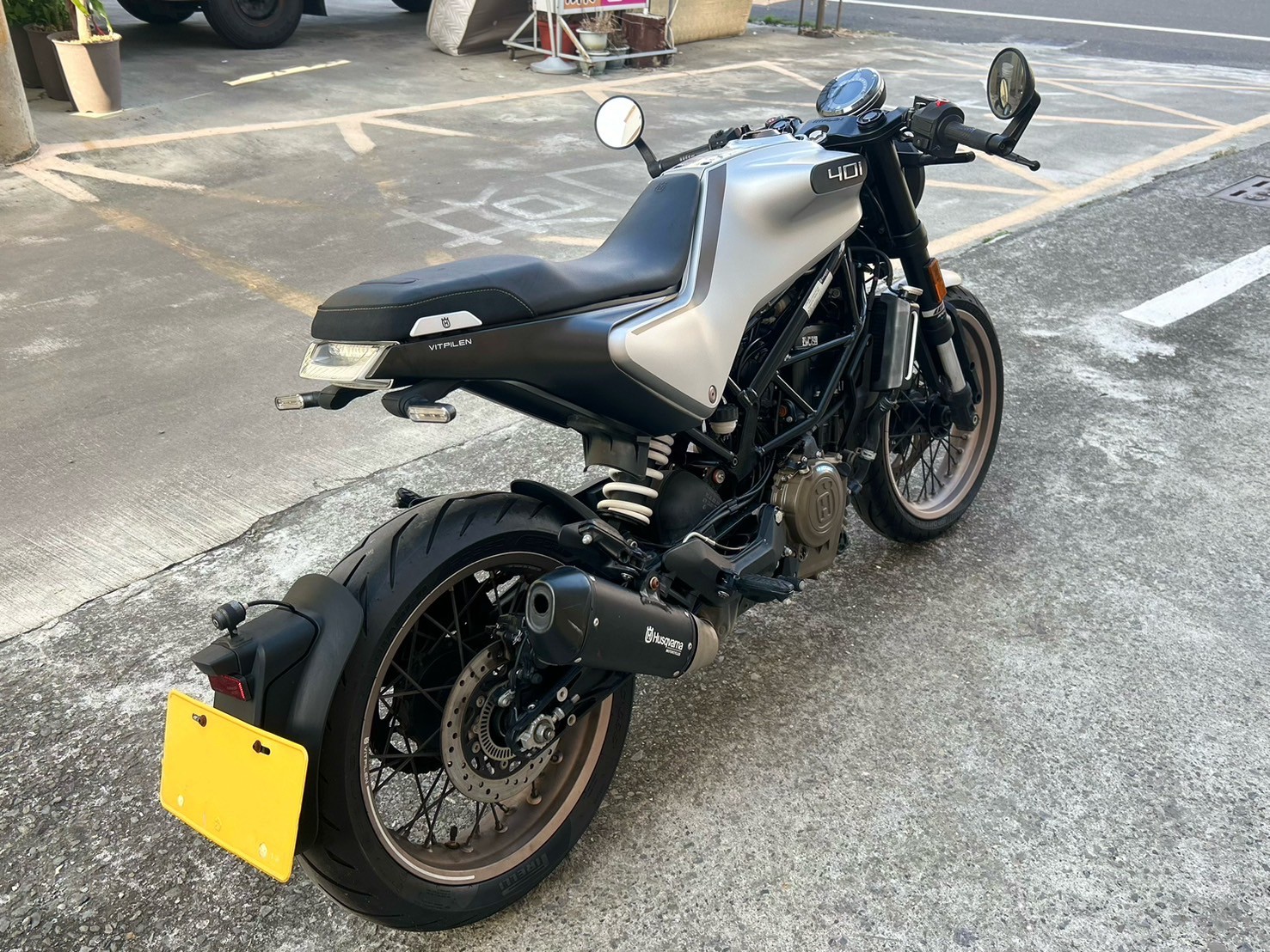 HUSQVARNA VITPILEN 401 - 中古/二手車出售中 二手檔車中古車配合全額.超額.學生貸款強力過件白牌黃牌紅牌仿賽街車大型重機滿18即可辦理 | 楷瑞重車