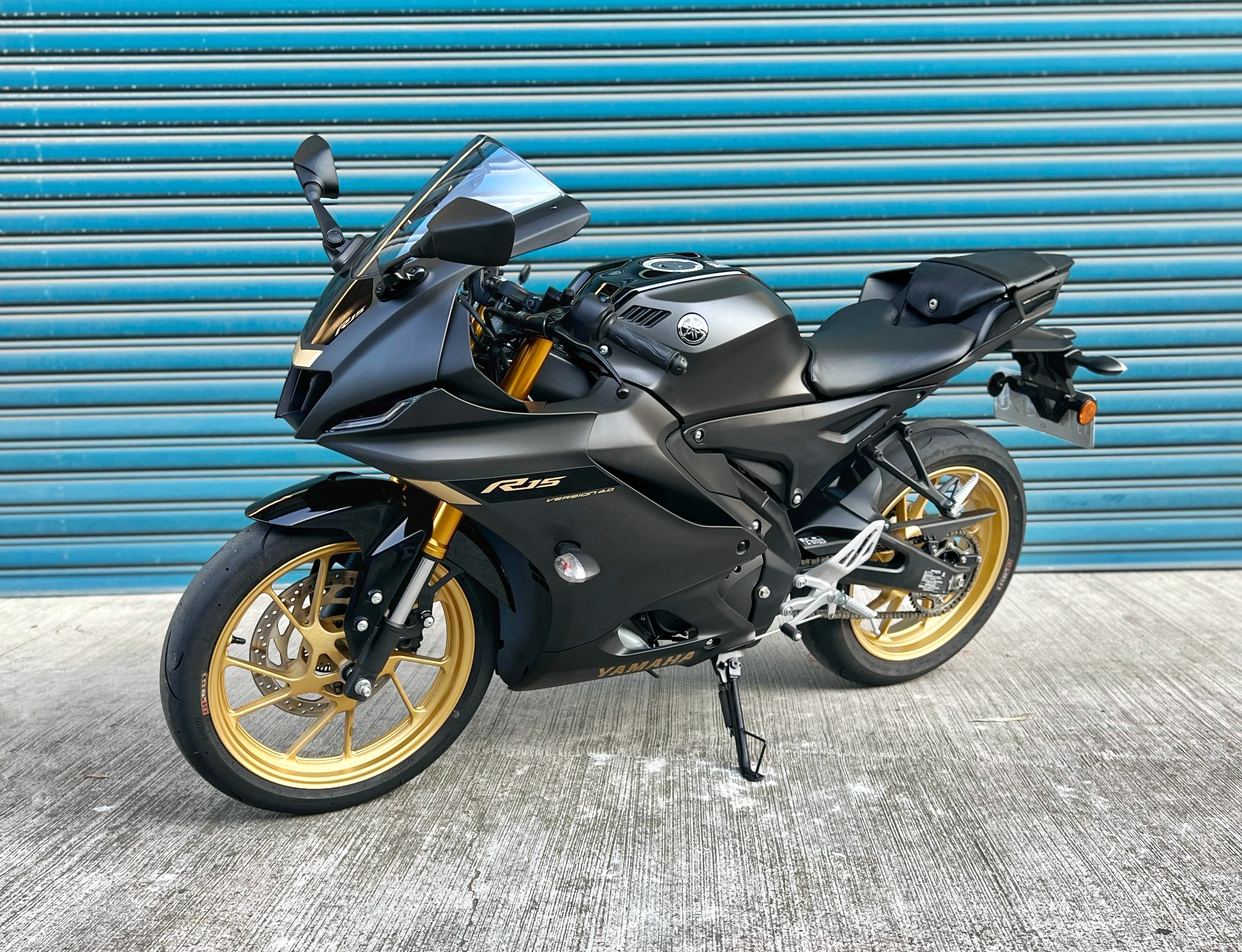 YAMAHA YZF-R15 - 中古/二手車出售中 2023年 公司車 R15V4 稀有黑金 一手 無摔 無事故 阿宏大型重機買賣 | 阿宏大型重機買賣