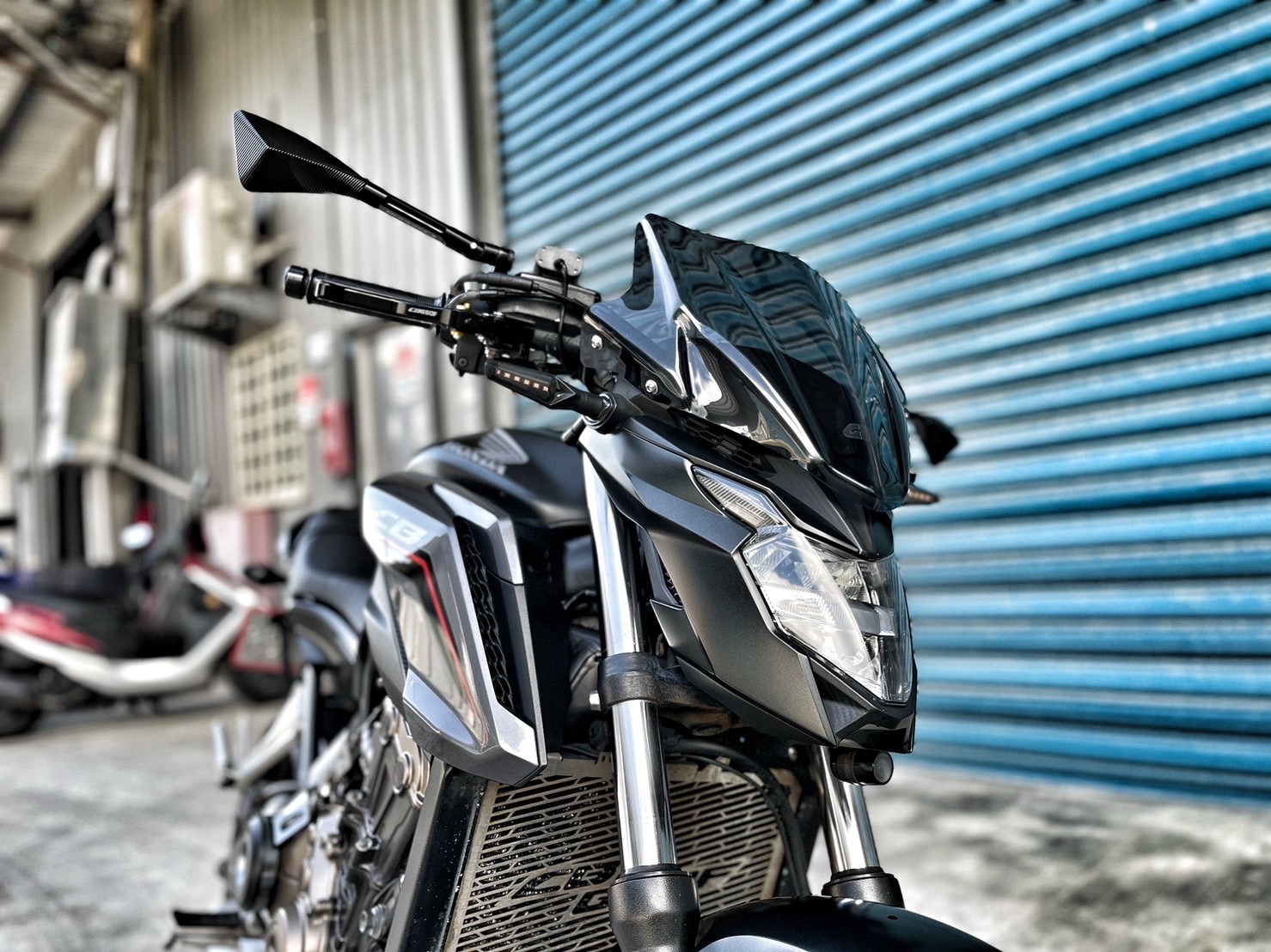 HONDA CB650F - 中古/二手車出售中 無摔無事故 黑色系 里程保證 基本改裝 小資族二手重機買賣 | 小資族二手重機買賣