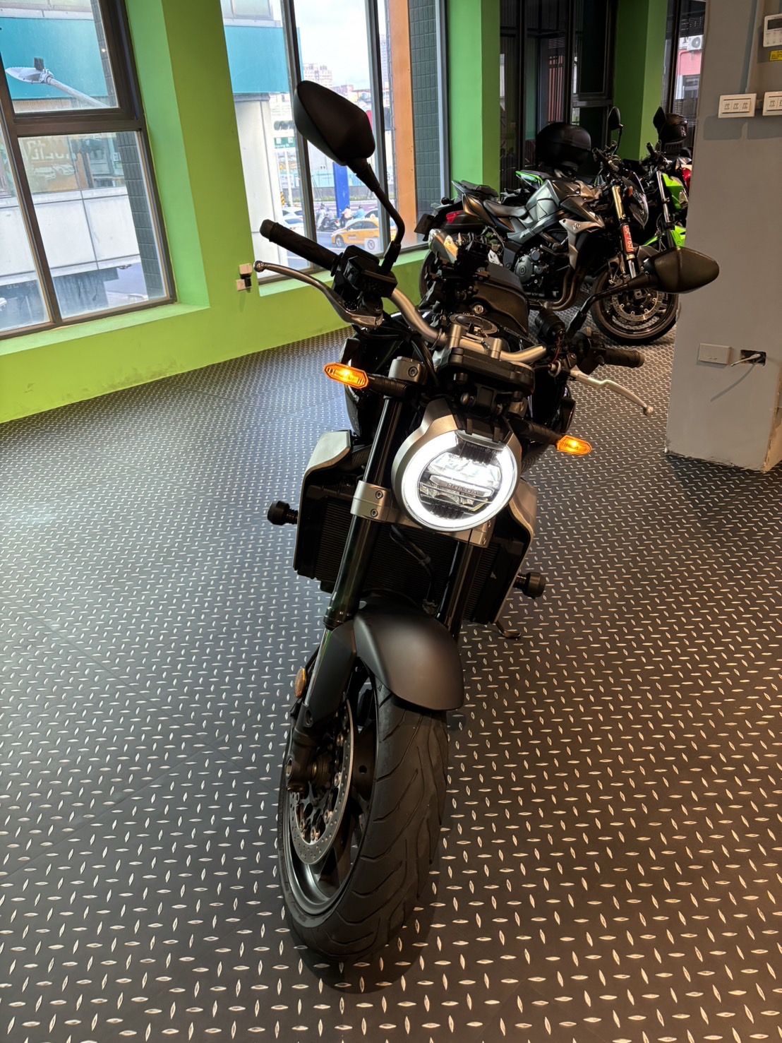 HONDA CB1000R (2018-) - 中古/二手車出售中 CB1000R | 春天假期租賃有限公司