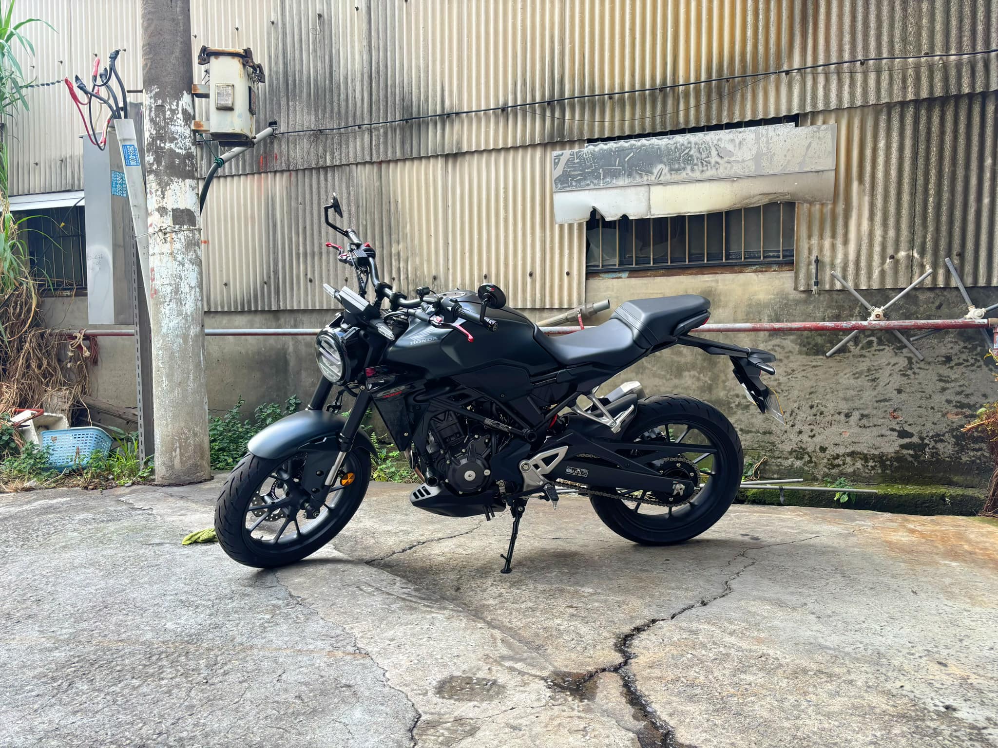 HONDA CB300R - 中古/二手車出售中 HONDA CB300R 有擋顯/滑離 台本車 | 個人自售