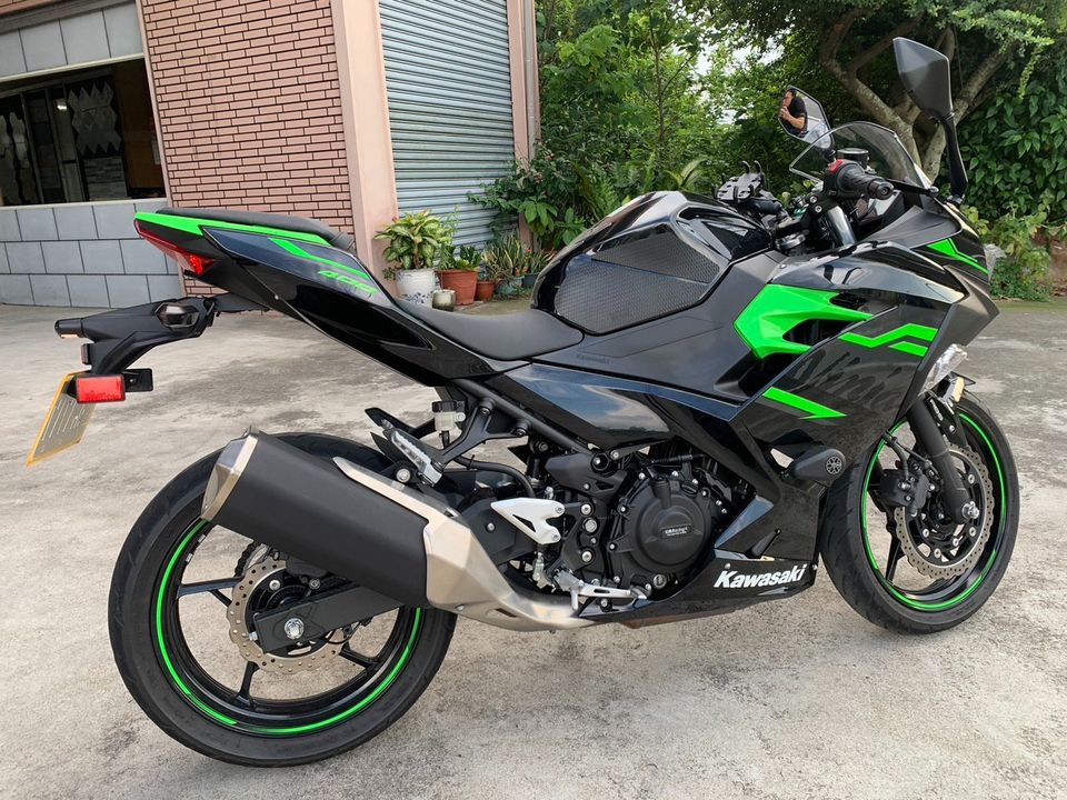 KAWASAKI NINJA400 - 中古/二手車出售中 售2020 KAWASAKI Ninja 400 忍四！ 里程不到一萬！ | 繪馬輕重型機車