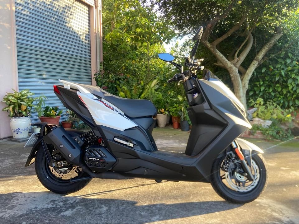 光陽 KRV - 中古/二手車出售中 售2024年KYMCO KRV MOTO，低里程、狀況極佳！ | 繪馬輕重型機車