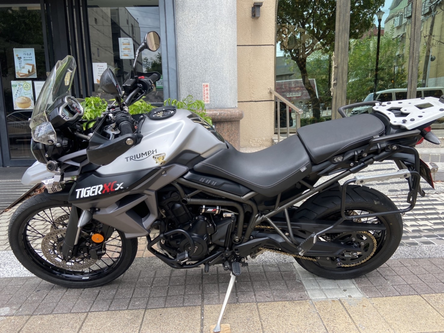 TRIUMPH TIGER800 - 中古/二手車出售中 多功能美車託售.3箱全配備.車況極佳立馬可環島.全額銀貸免保人 | 個人自售