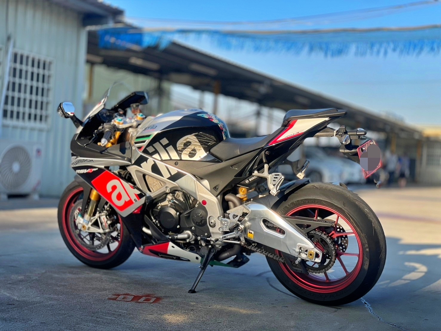 APRILIA RSV4 RF - 中古/二手車出售中 RSV4 RF義大利獅王 三歐三B鎂框全電控 CP值最高暴力神車  | 武士重機-阿良