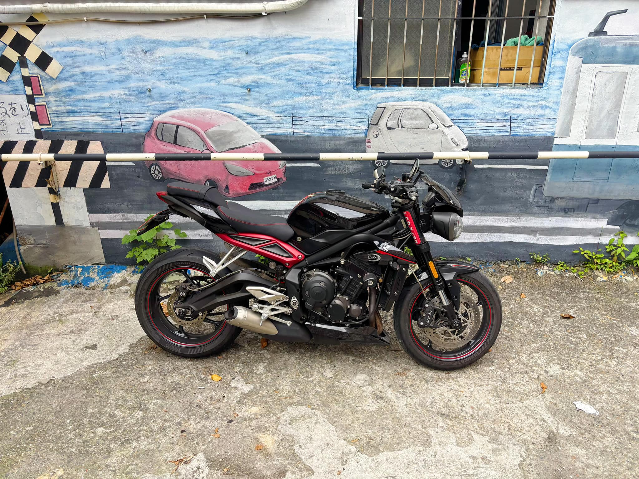 TRIUMPH  STREET TRIPLE 765R - 中古/二手車出售中 TRIUMPH STREET TRIPLE 765R | 個人自售