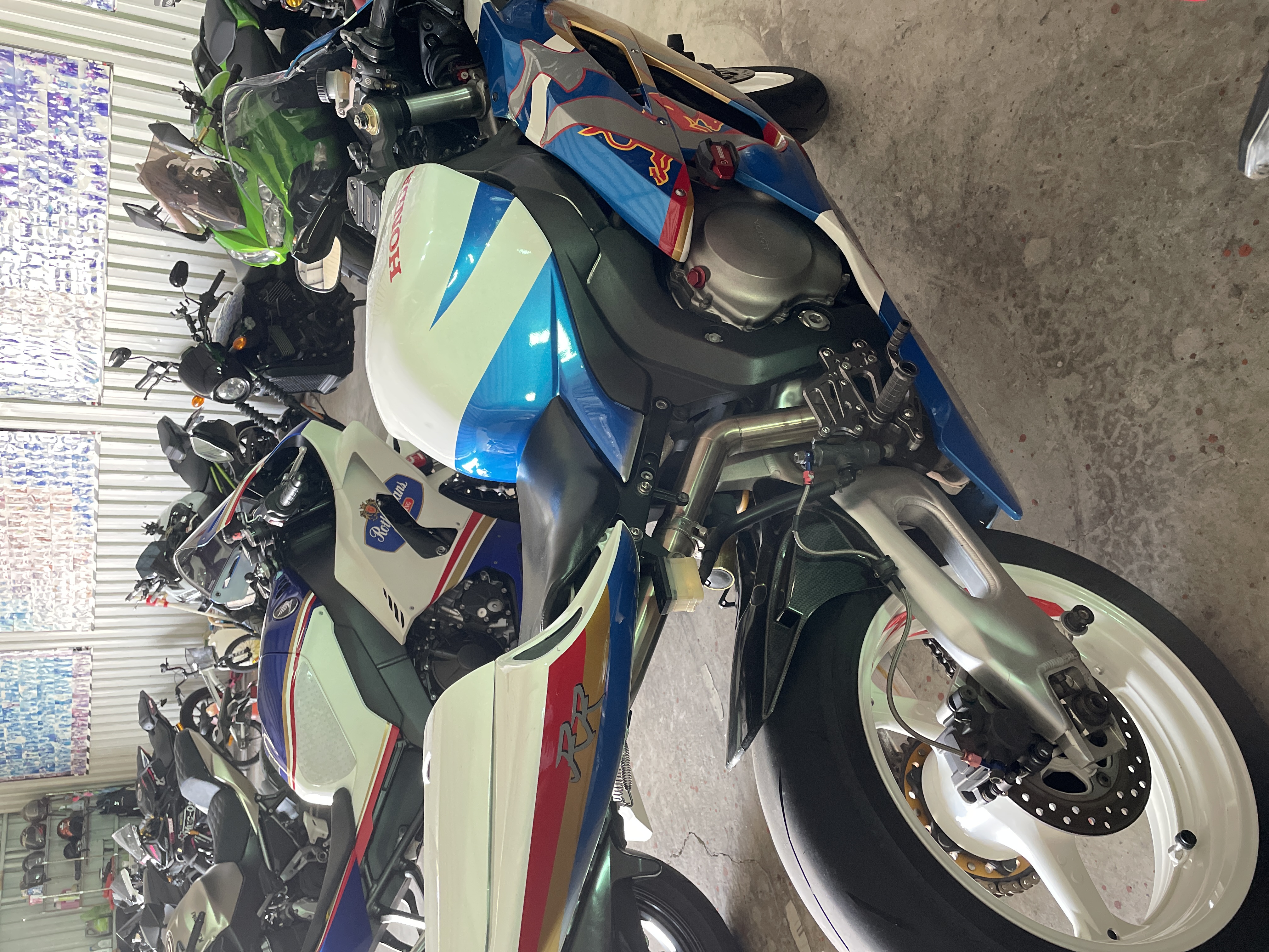 HONDA CBR1000RR Race-based - 中古/二手車出售中 售~HONDA CBR1000RR-R  | 個人自售