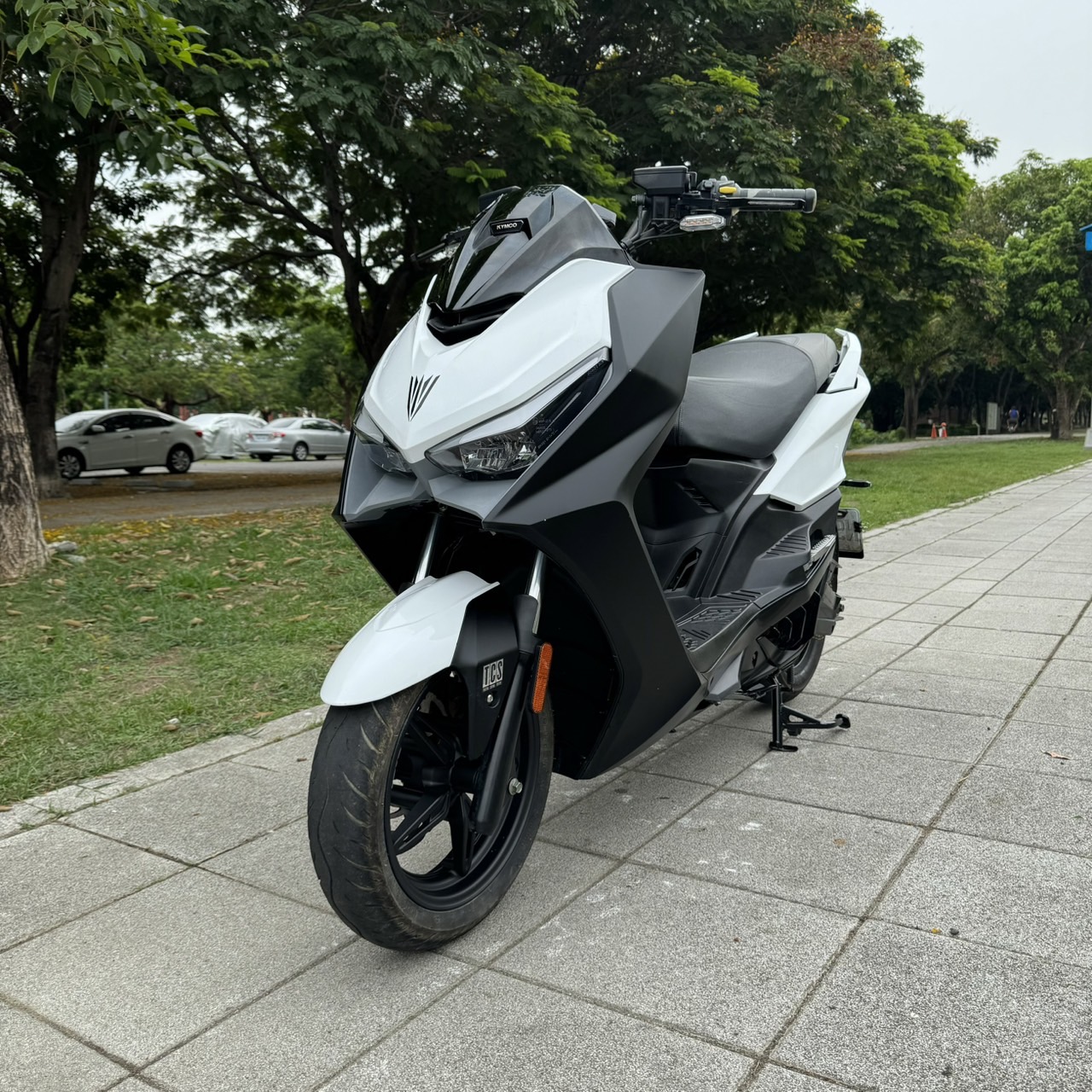 光陽 KRV - 中古/二手車出售中 【高雄二手機車】2023 光陽 KRV MOTO 180(鏈條) #9969  實車實價/高雄二手機車買賣/便宜售代步車/經濟車 | 貳輪嶼二手機車行-高雄店/中古重機收購/gogoro買賣推薦/線上估價立刻加Line:@motor888 （台南、屏東也有到府收購）