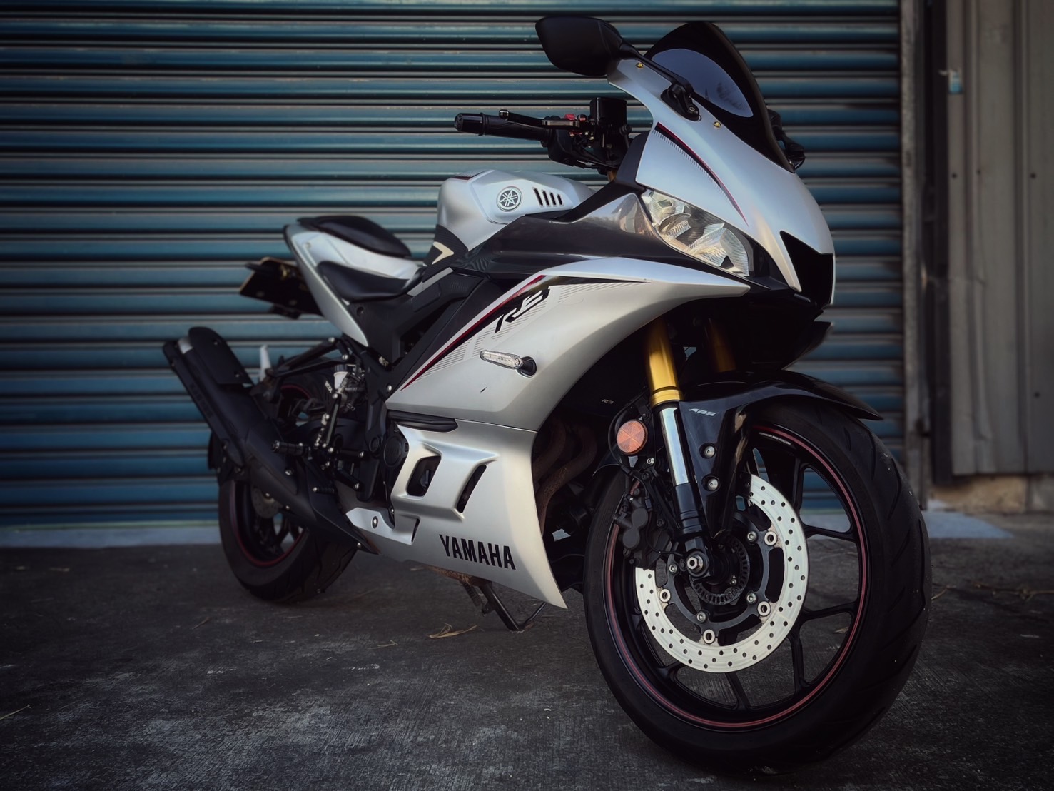 YAMAHA YZF-R3 - 中古/二手車出售中 R3 銀色系 基本改裝 無摔車無事故 小資族二手重機買賣 | 小資族二手重機買賣