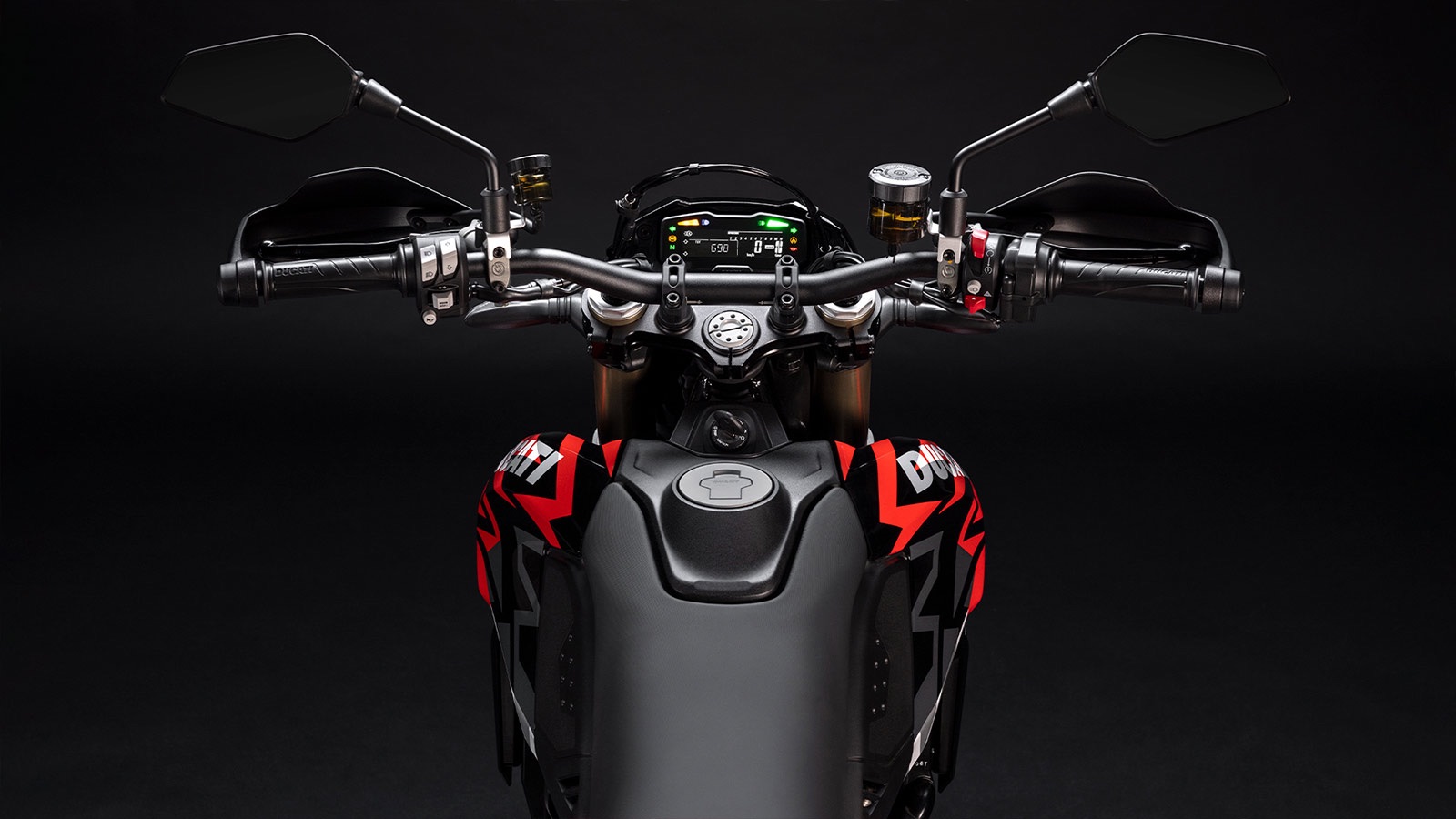Ducati ypermotard 698 Mono RVE新車出售中 『敏傑康妮』Ducati Hypermotard 698 Mono RVE 在找大單缸的您 手刀排單嘍 ～ | 敏傑車業資深銷售專員 康妮 Connie
