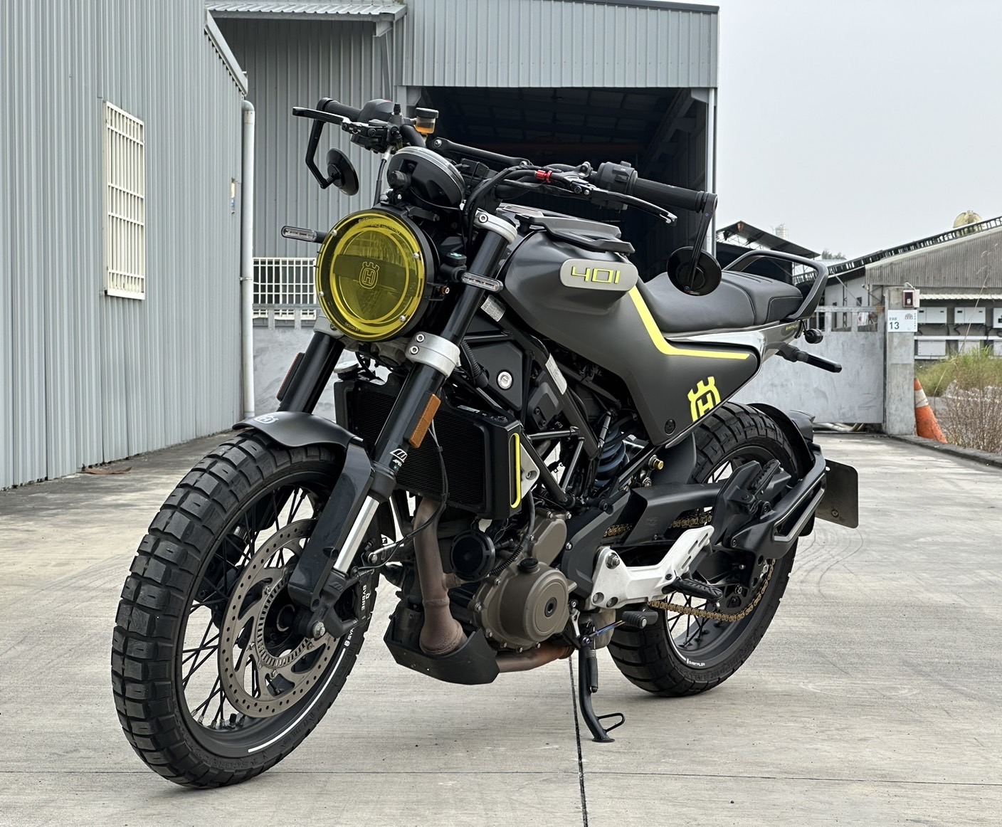 HUSQVARNA SVARTPILEN 401 - 中古/二手車出售中 黑箭401（全馬 集亞 BREMBO） | YSP 建興車業