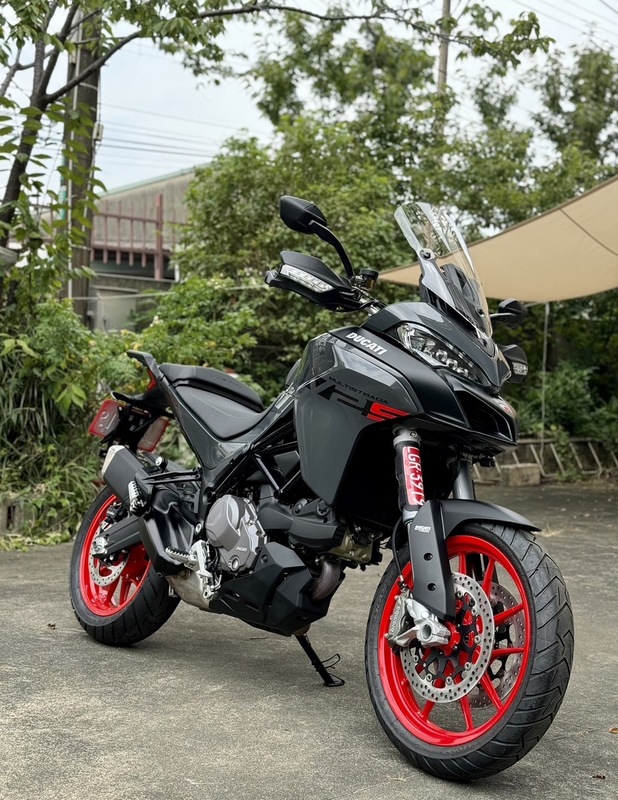 DUCATI Multistrada V2S新車出售中 《 康妮賀交車 》恭喜大牛哥～成功圓夢 Ducati MultistradaV2S 最後的零利率優惠 敬請把握～ | 敏傑車業資深銷售專員 康妮 Connie